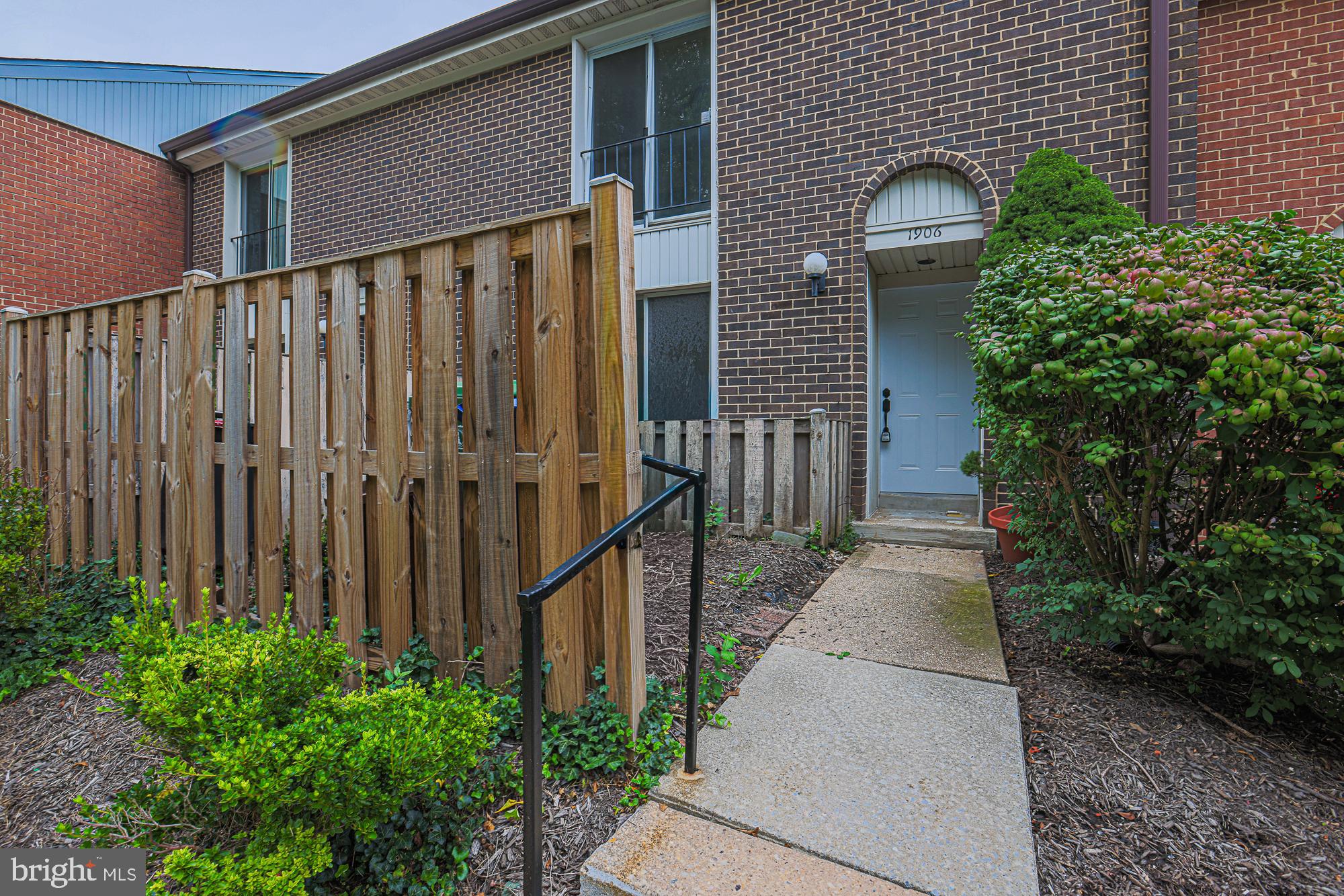 GREENBERRY WOODS - Residential