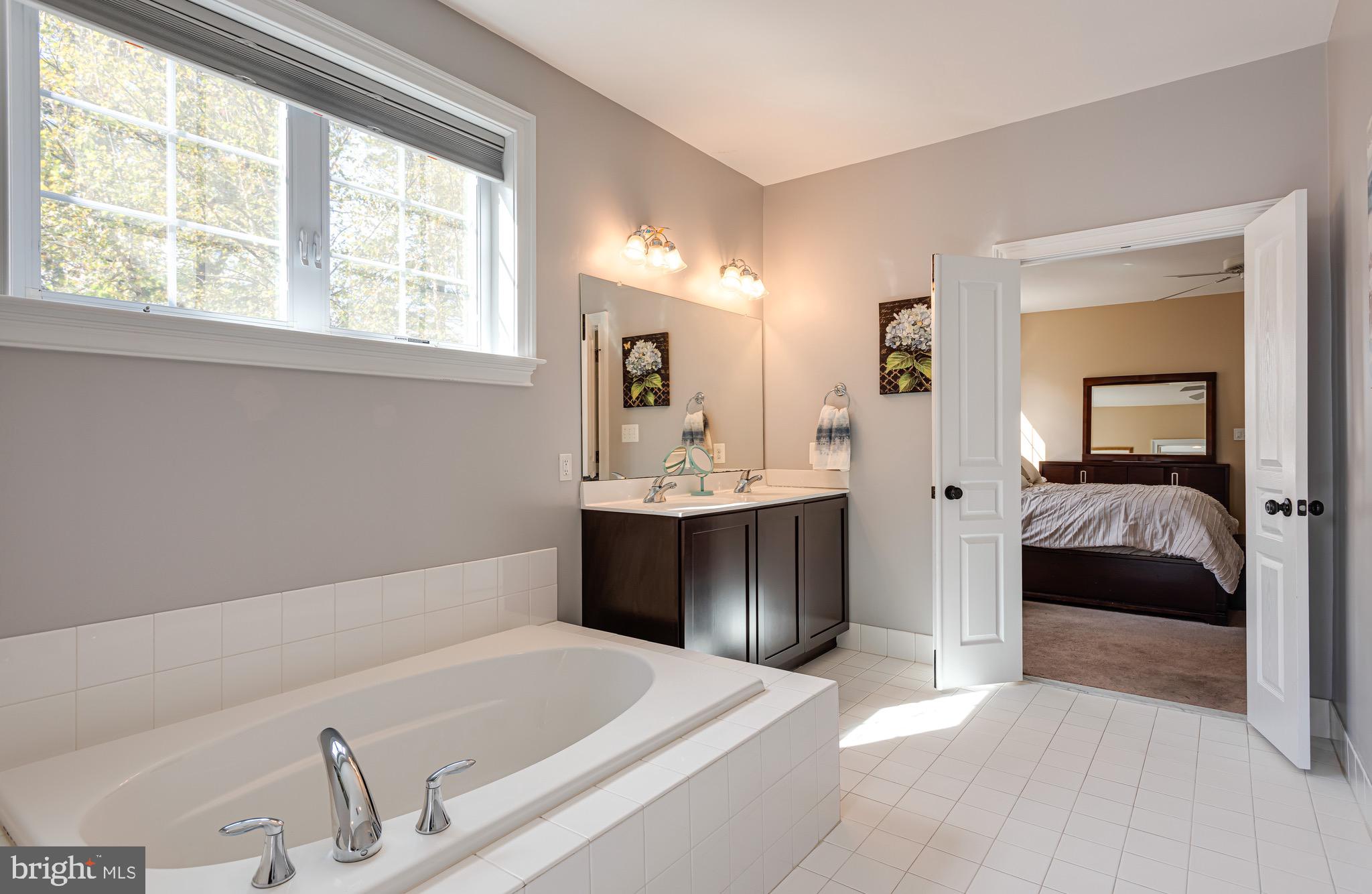 RAVENSCLIFF - Residential