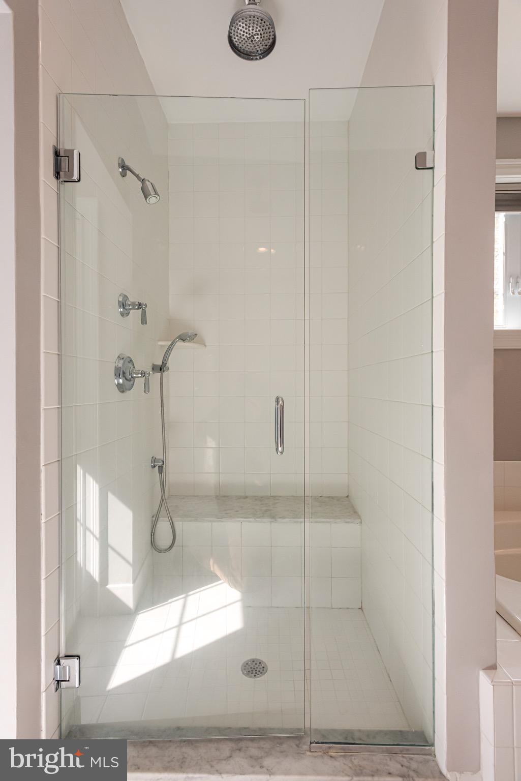 RAVENSCLIFF - Residential