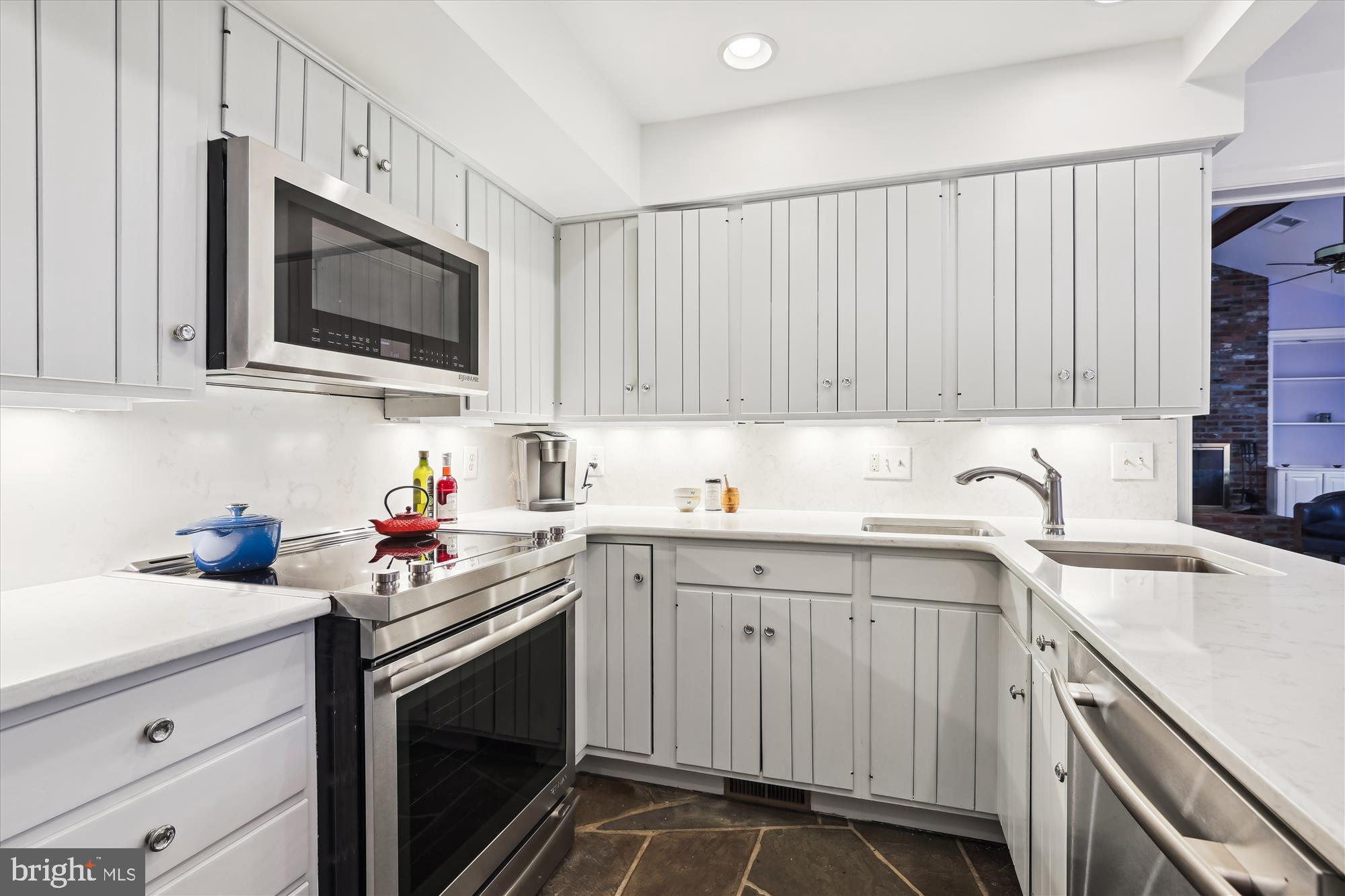 THE WRENS - Residential