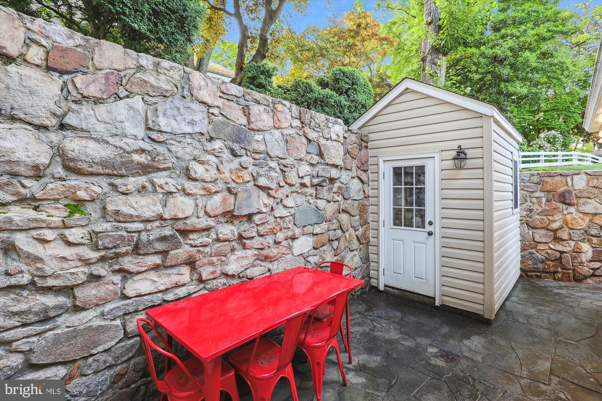 THE WRENS - Residential