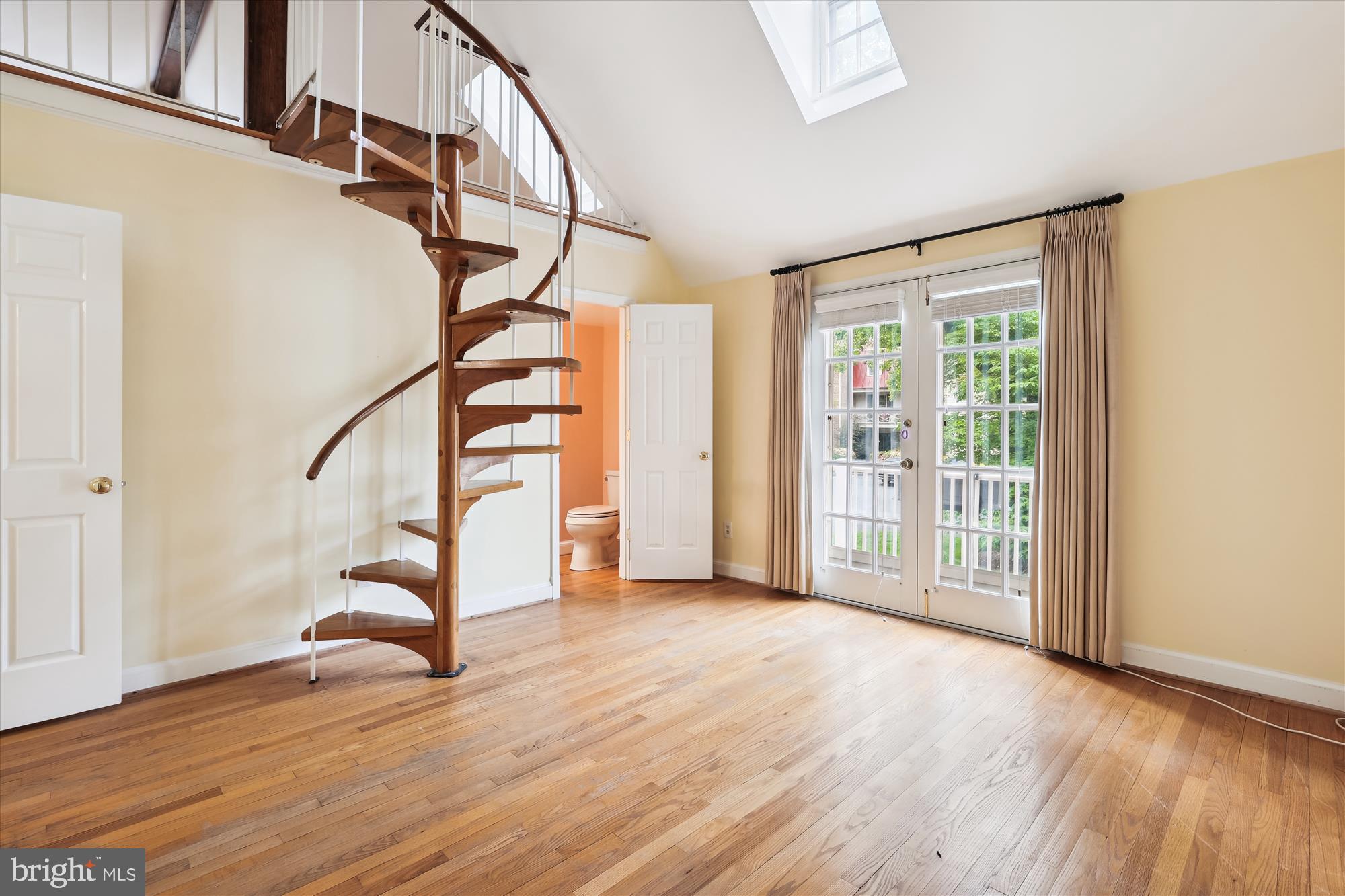 THE WRENS - Residential