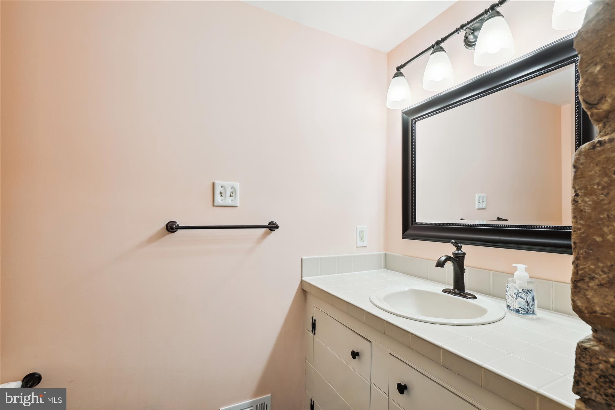 THE WRENS - Residential