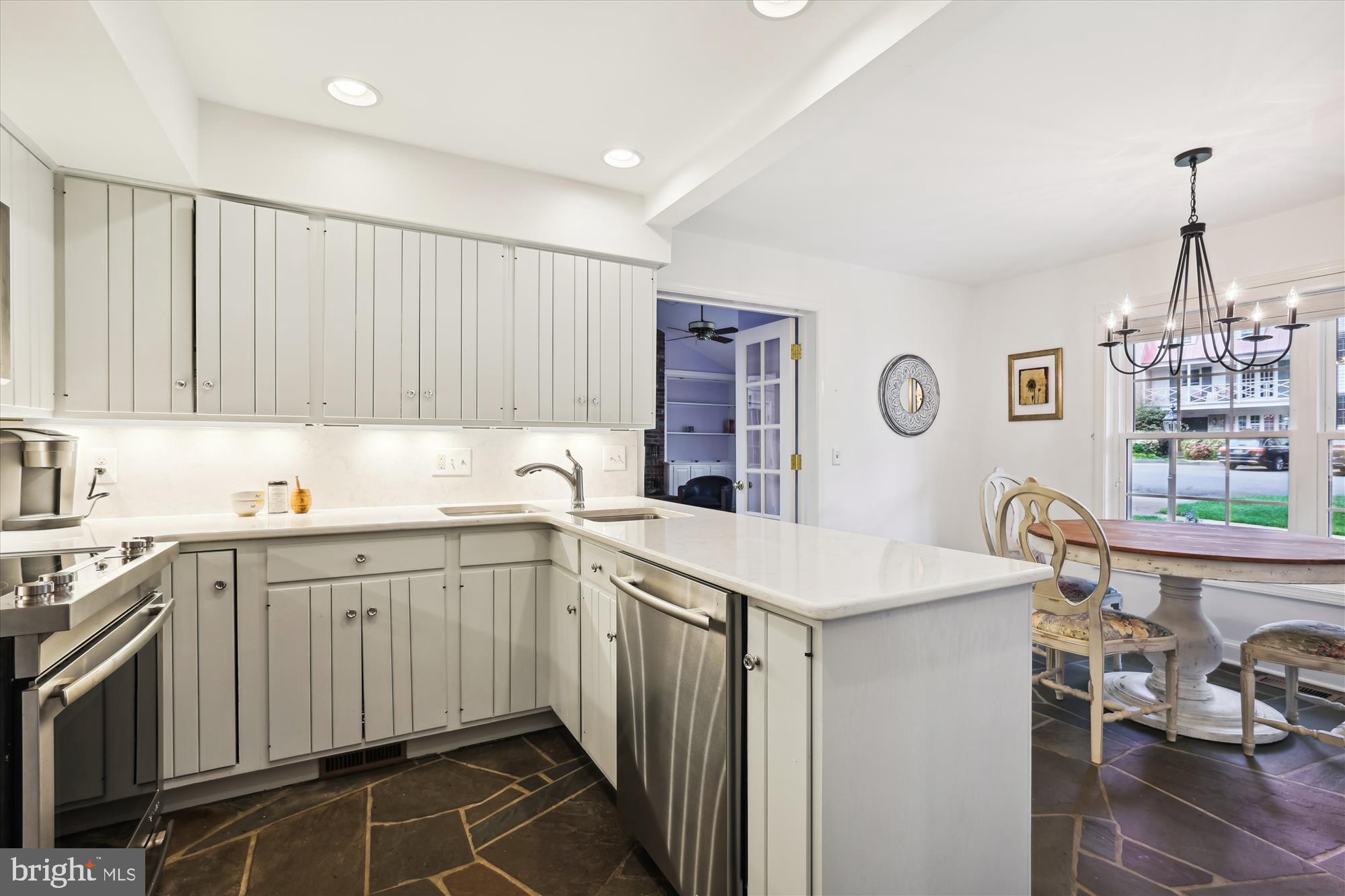 THE WRENS - Residential