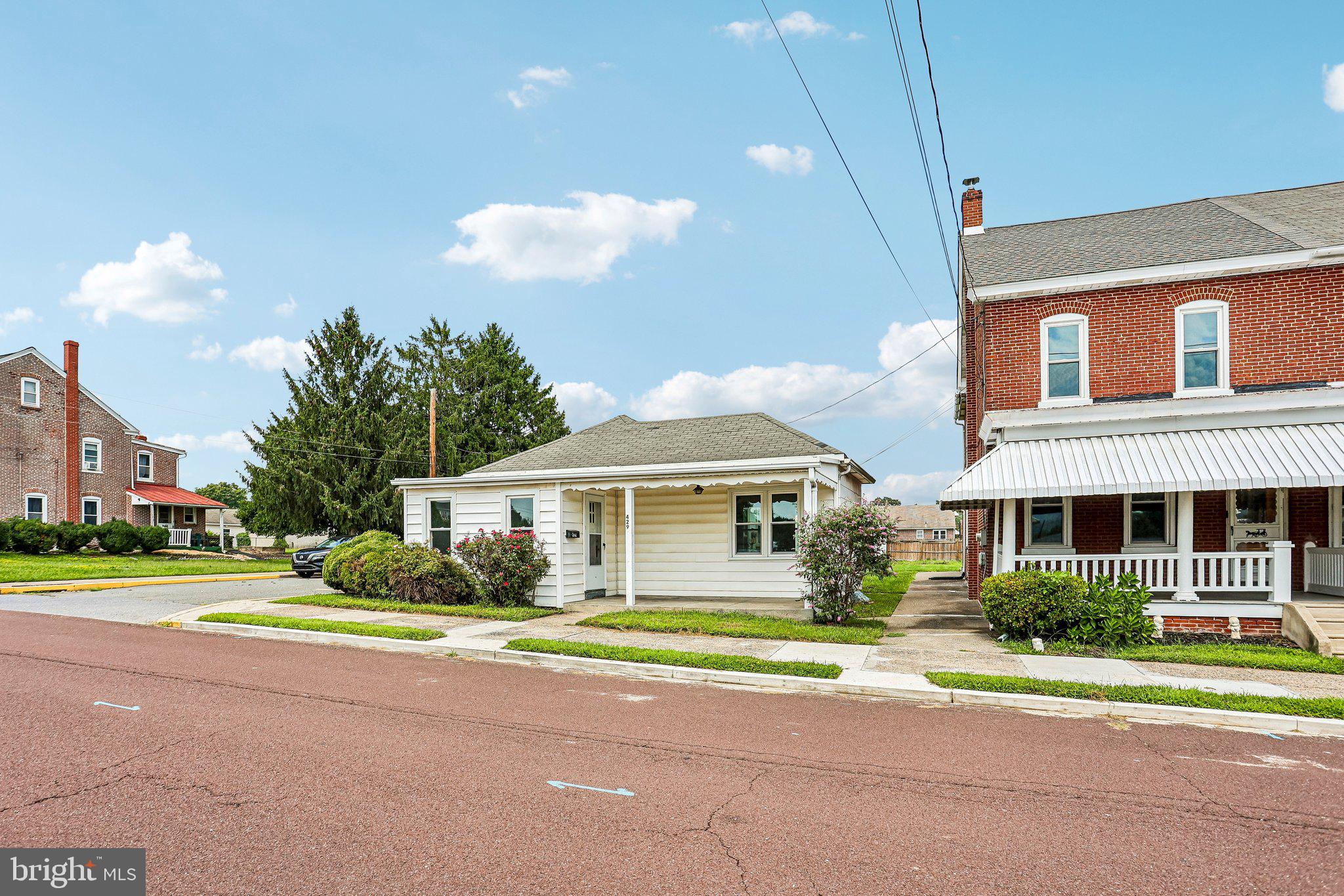 427 W RACE STREET