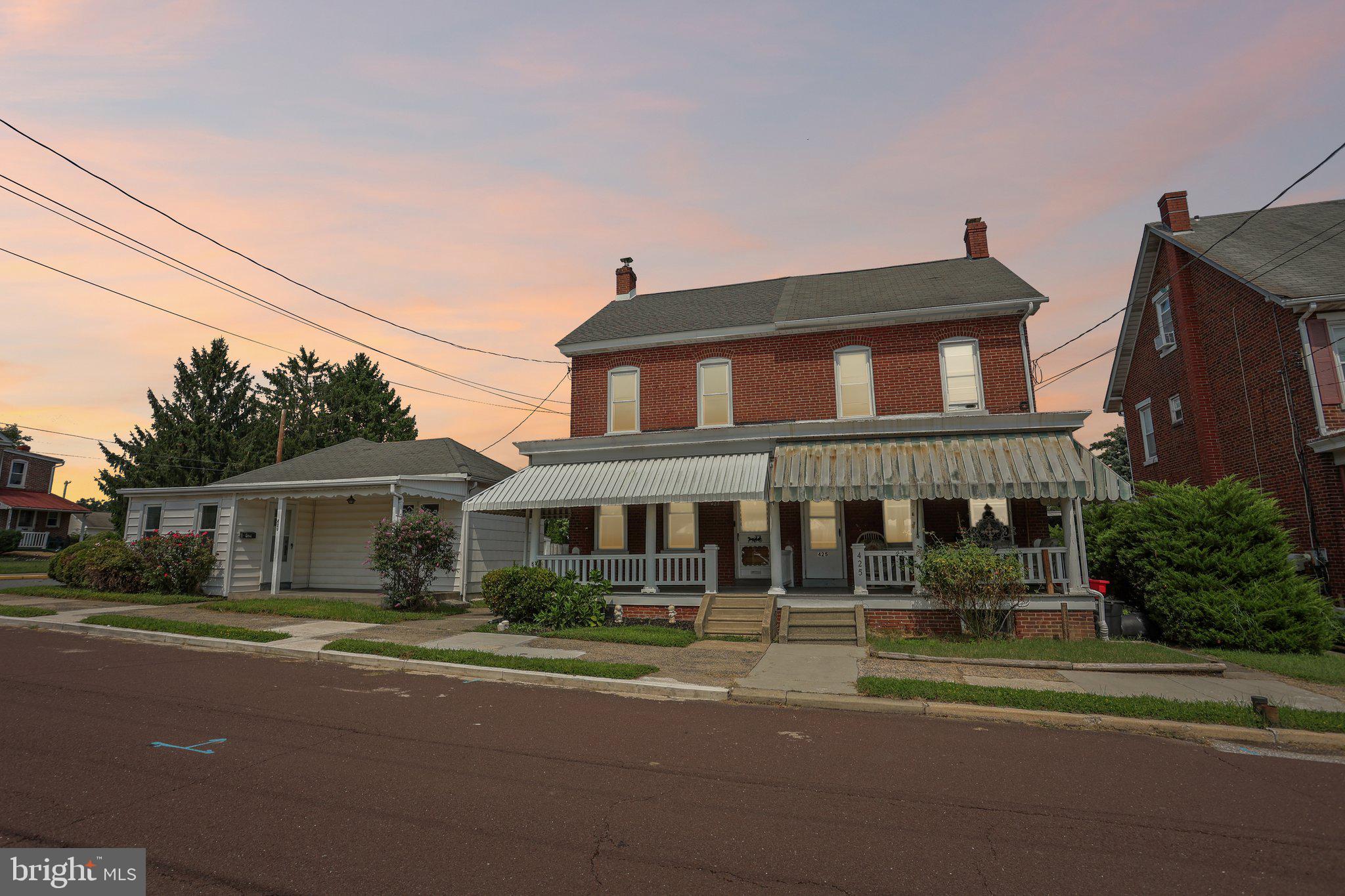 427 W RACE STREET