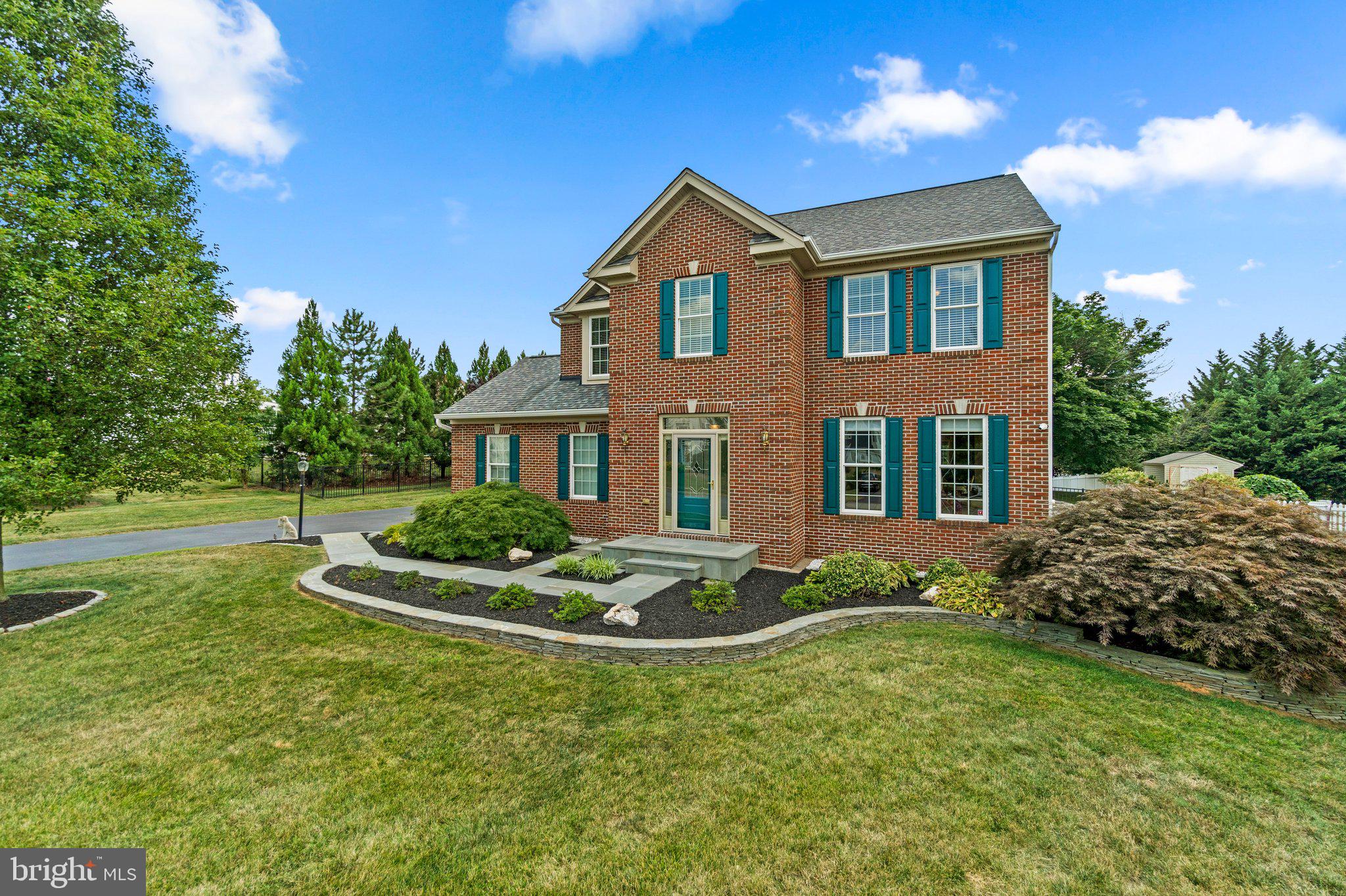 ROYAL OAKS - Residential