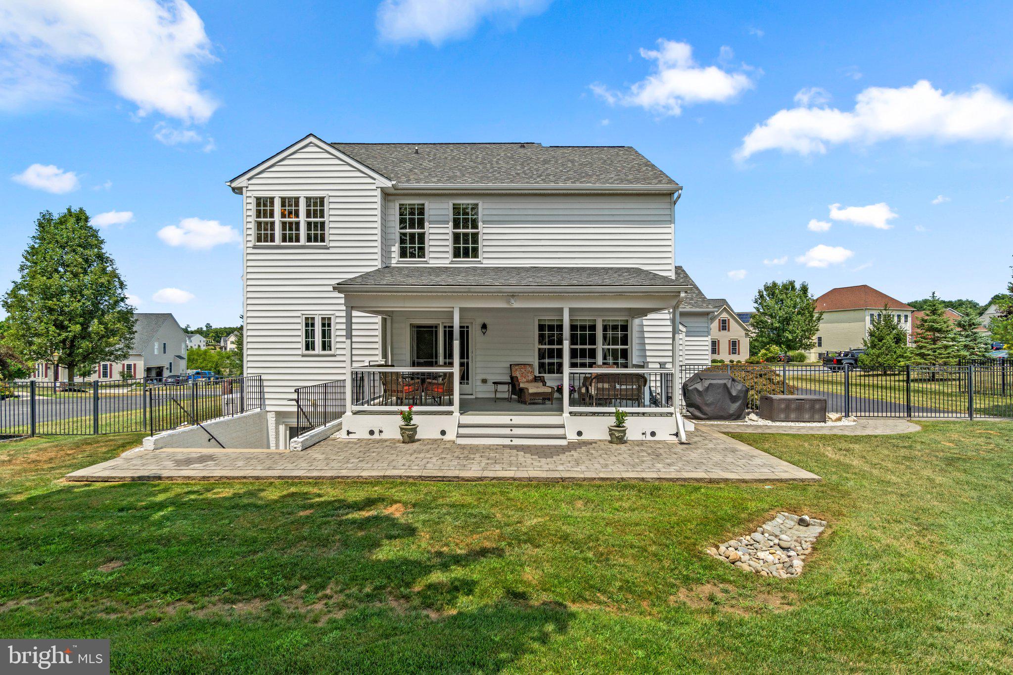 ROYAL OAKS - Residential