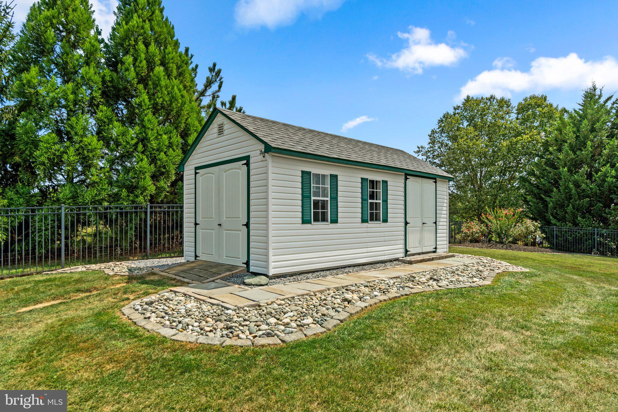 ROYAL OAKS - Residential