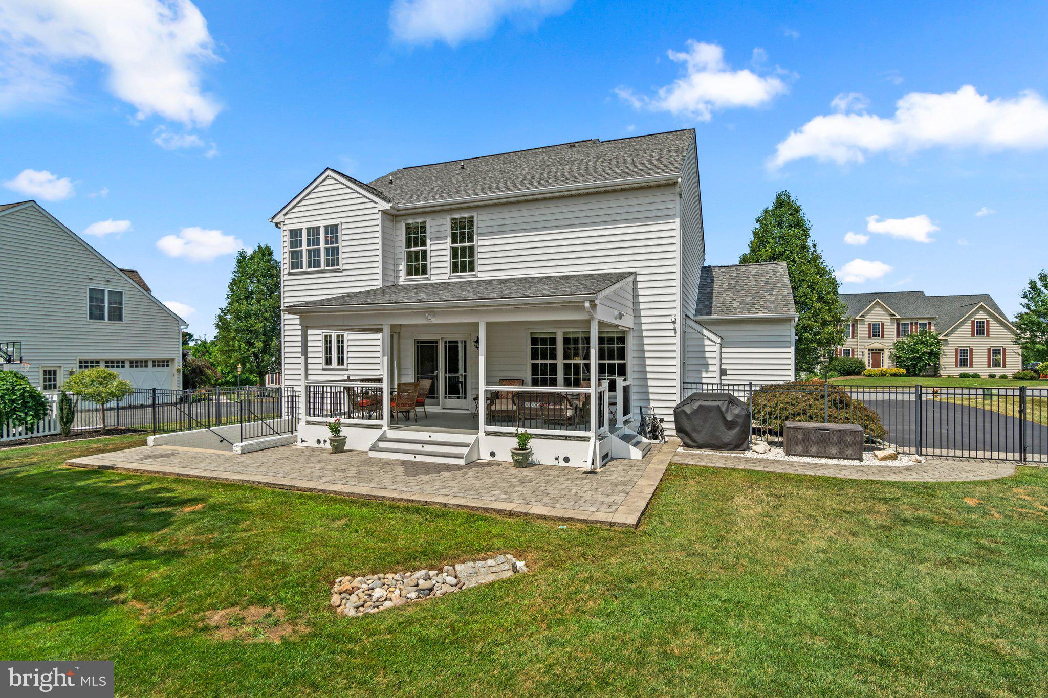 ROYAL OAKS - Residential