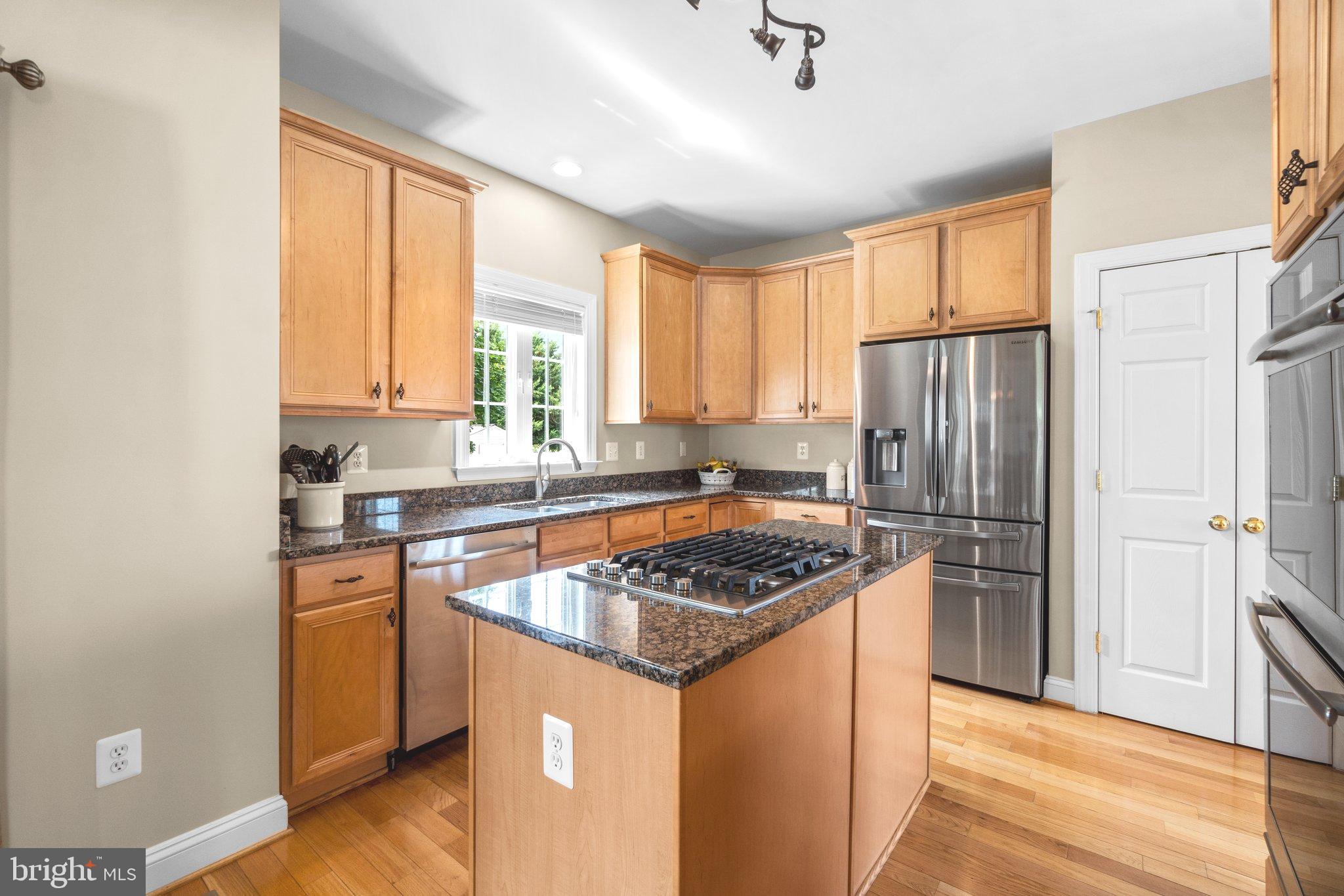 ROYAL OAKS - Residential