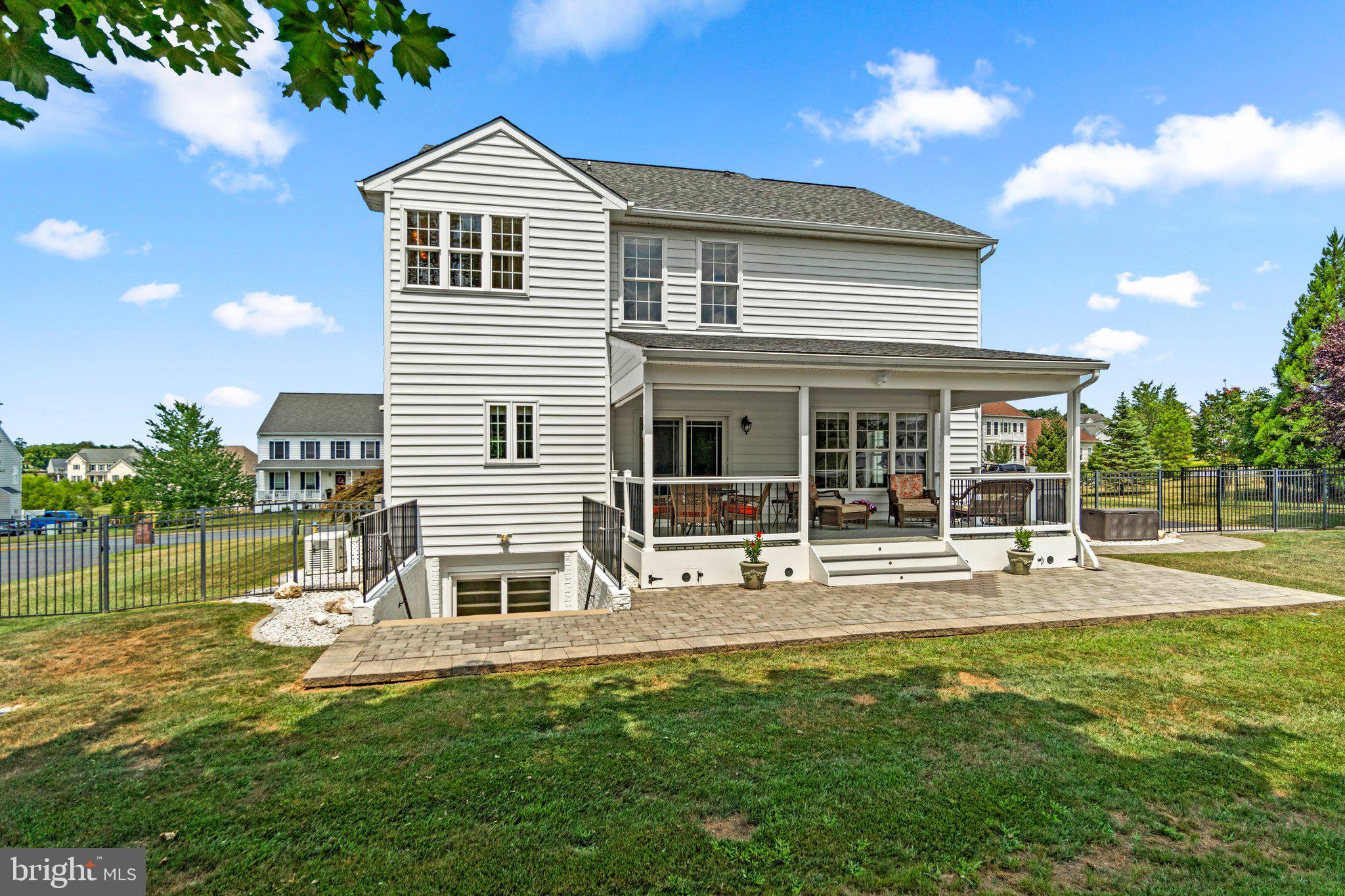 ROYAL OAKS - Residential