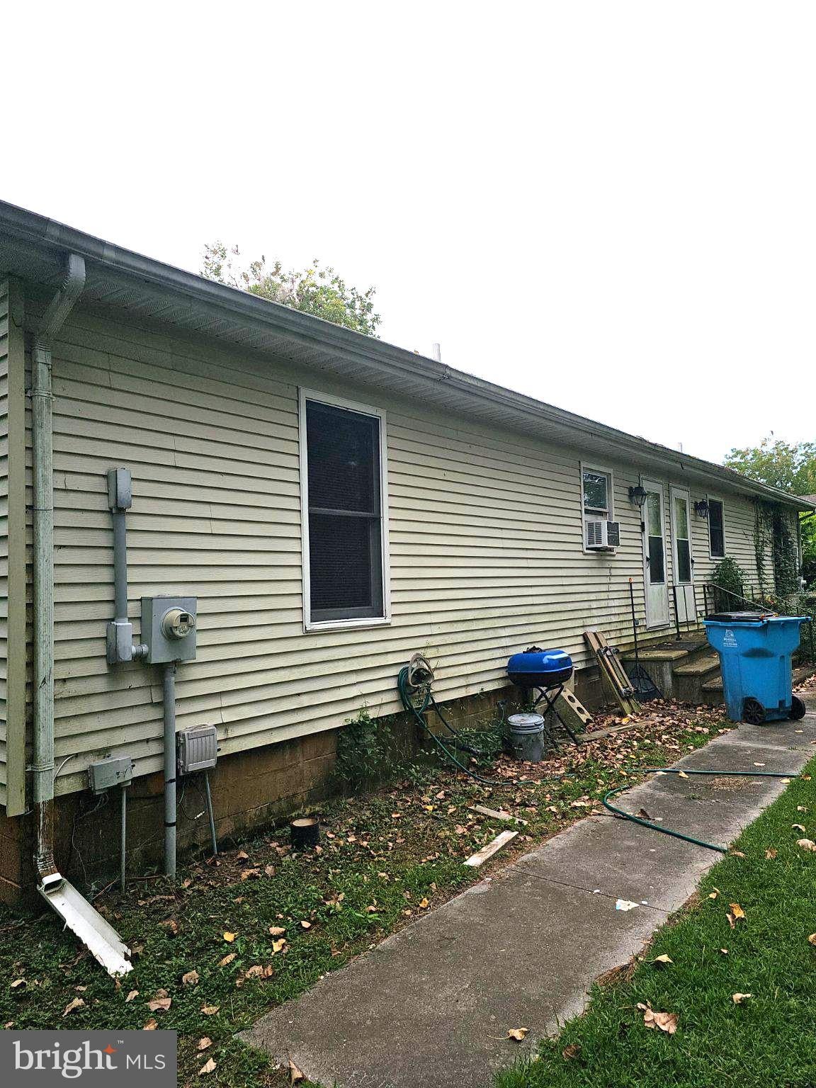10 W MAIN STREET