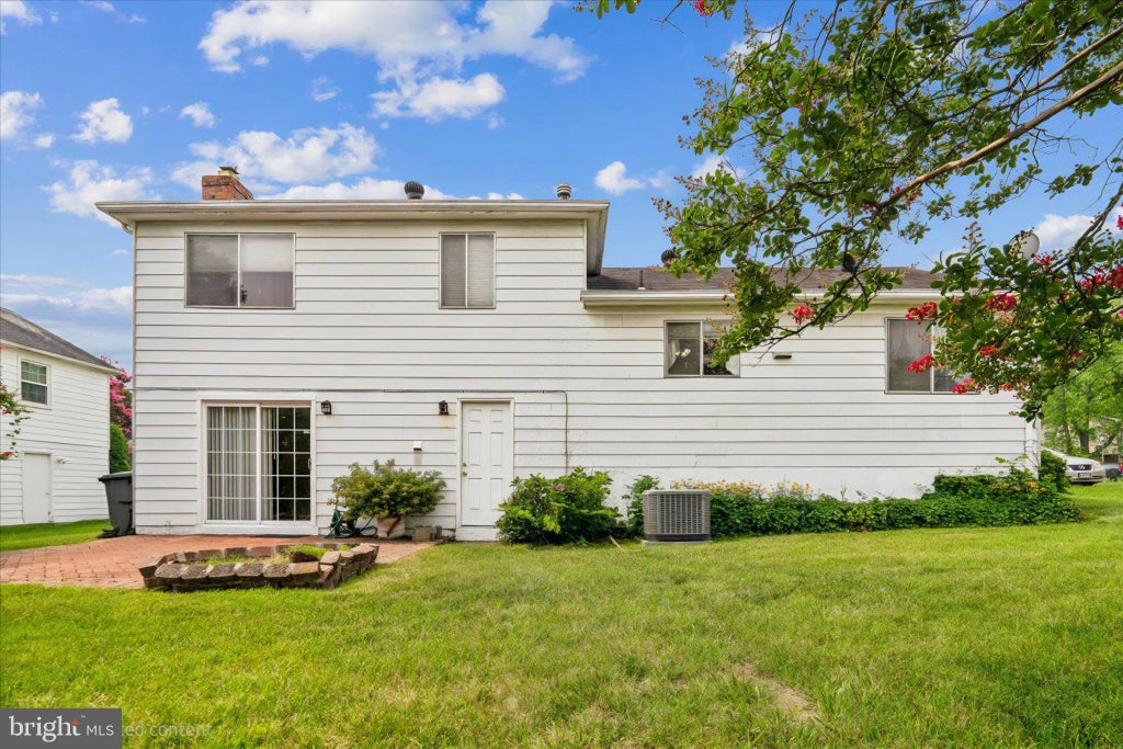 Photo of 2200 Oaktree Lane, TEMPLE HILLS, MD 20748 (MLS # MDPG2209004)