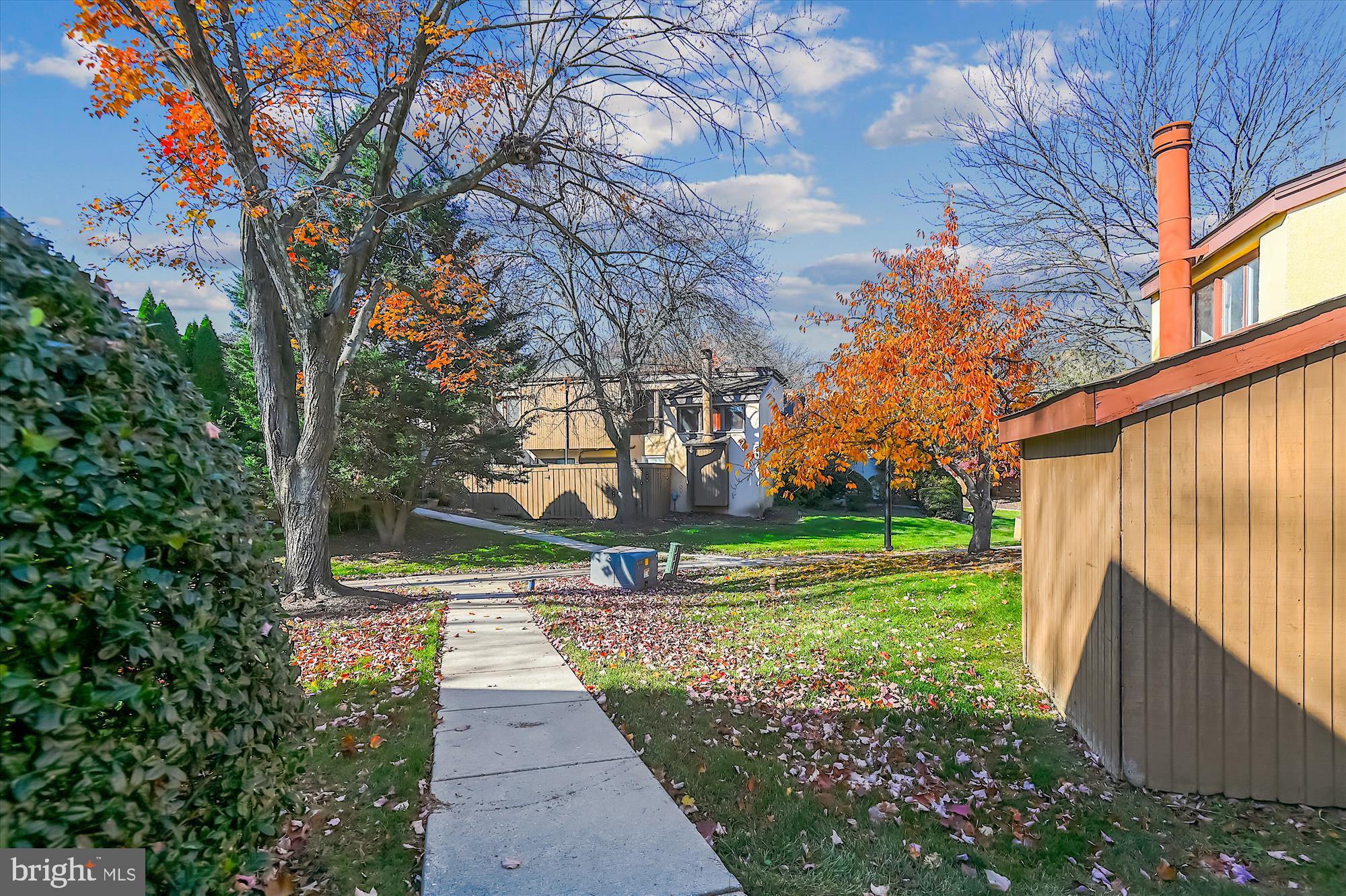 SIERRA VILLAS - Residential