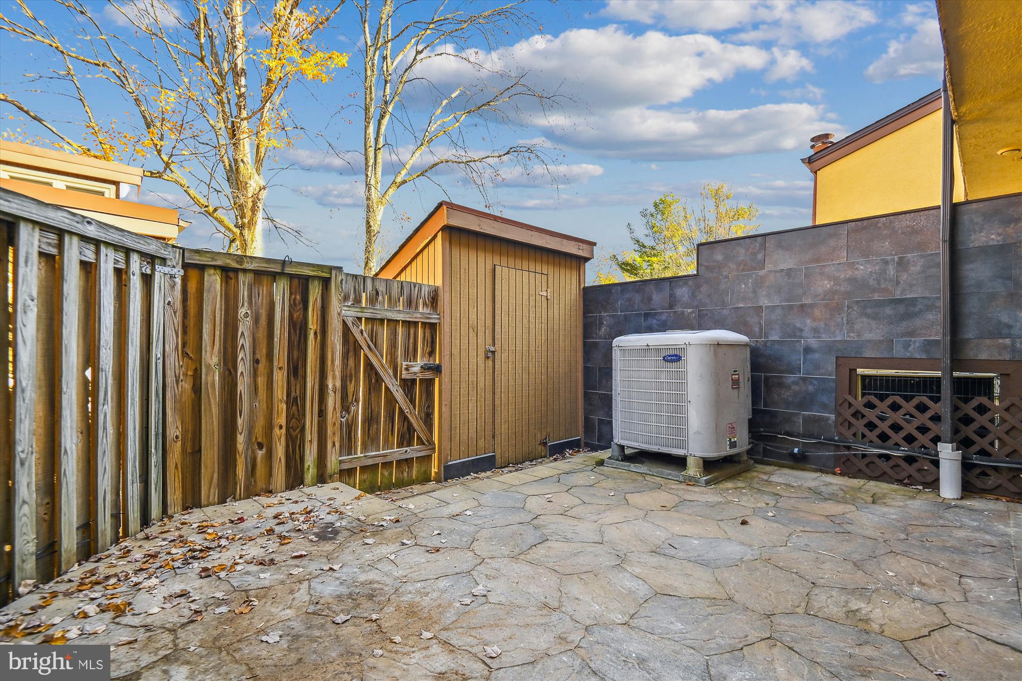 SIERRA VILLAS - Residential