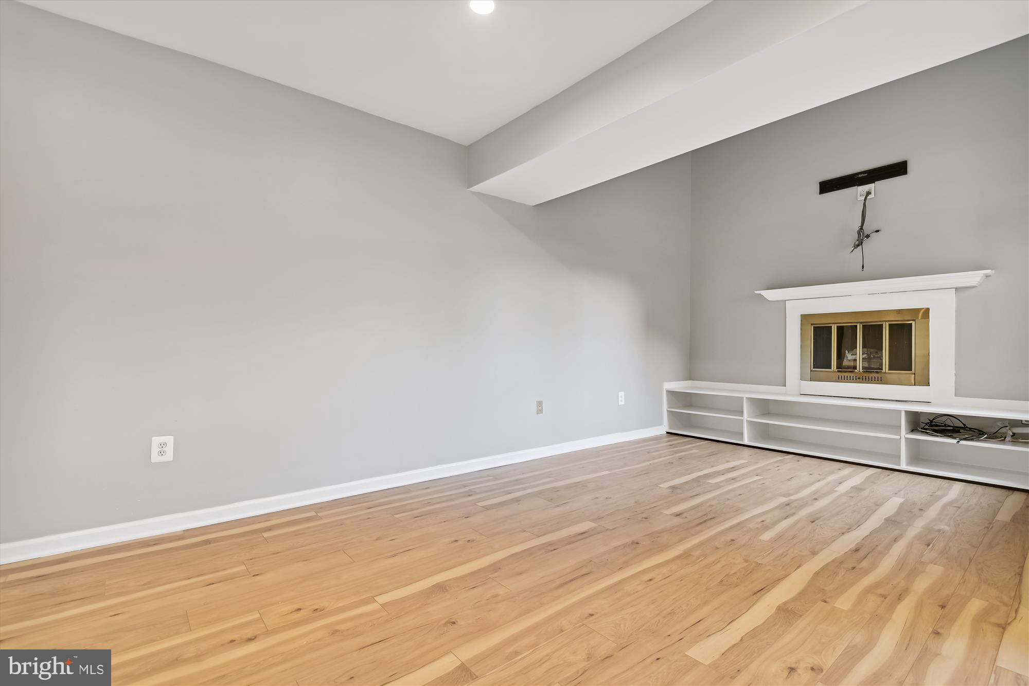 SIERRA VILLAS - Residential