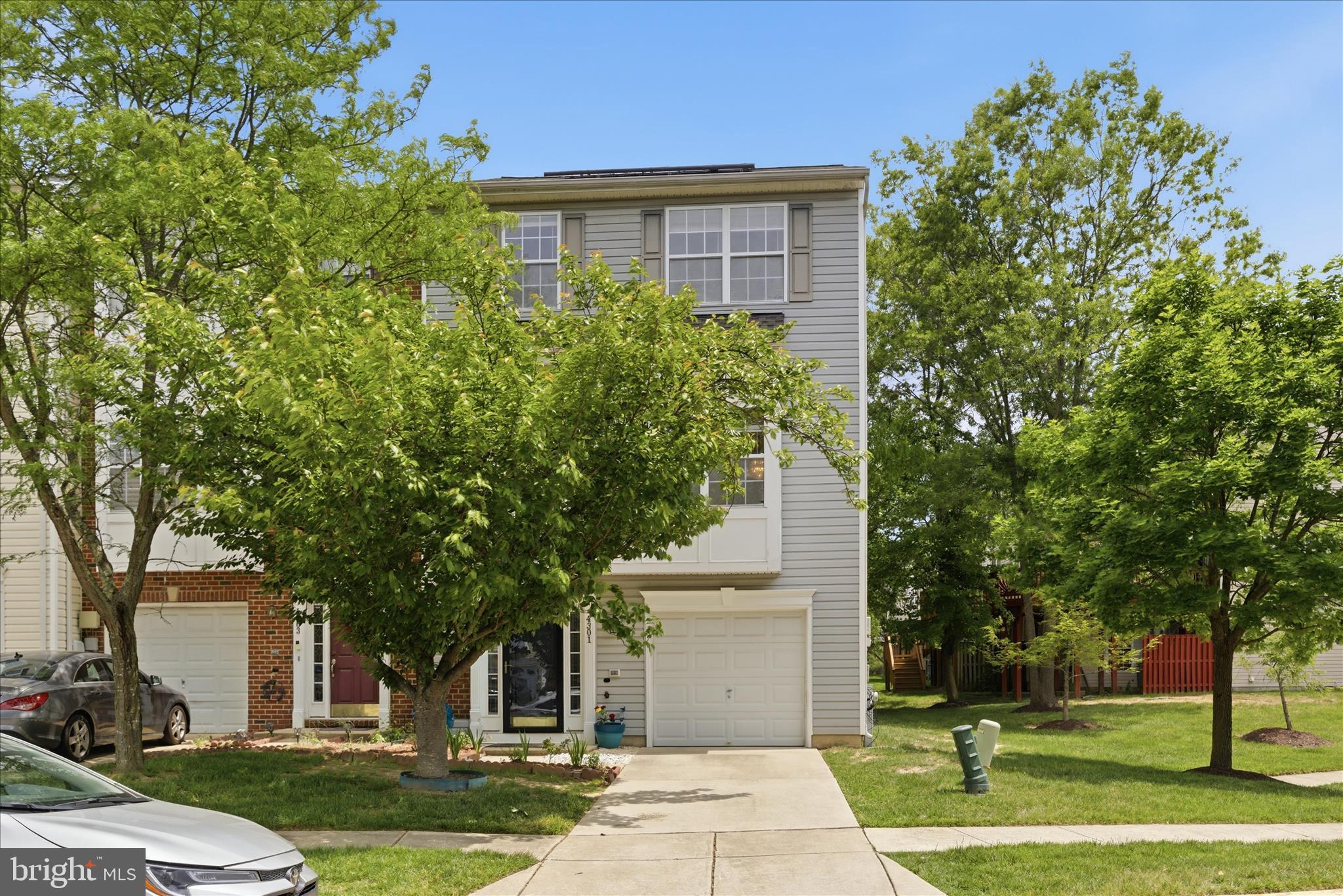 4301 LAVENDER LANE