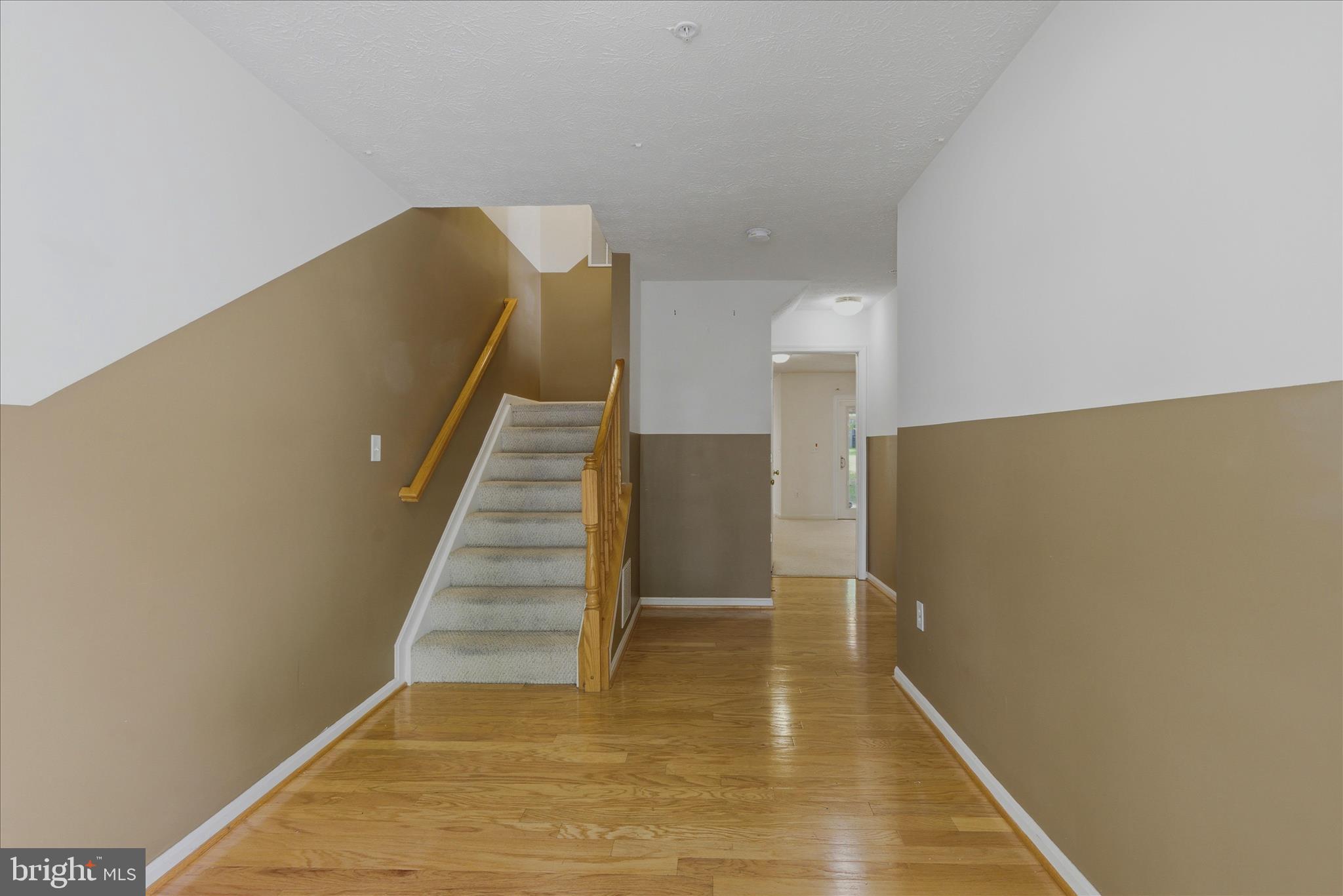 4301 LAVENDER LANE