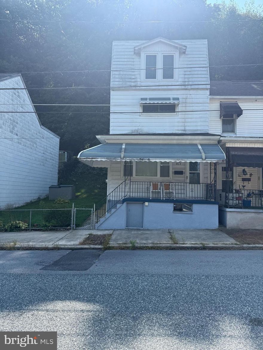 Great starter home in move-in condition.  New Trex deck.  Extra lot can be off street parking.