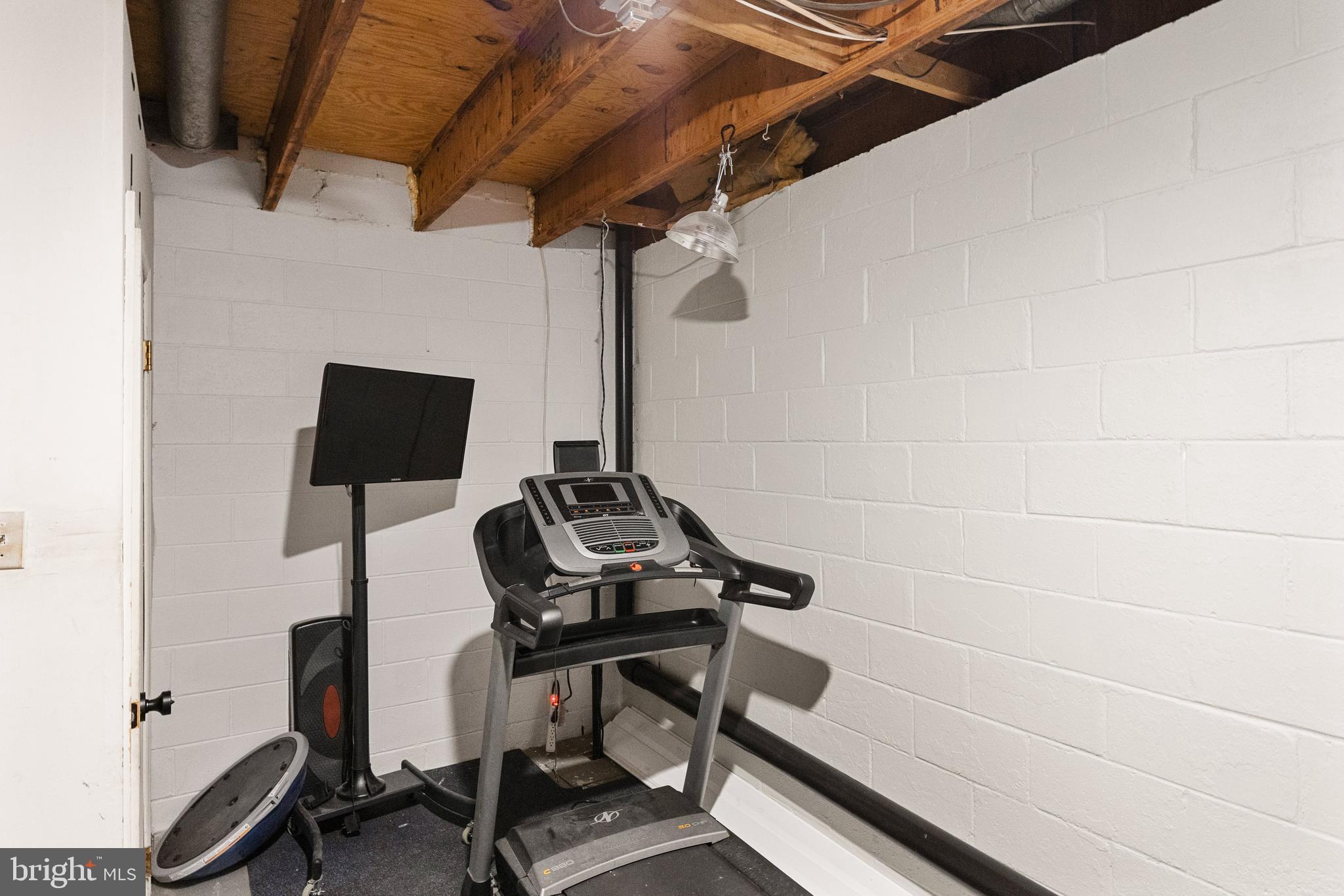 BELLA VISTA - Residential Lease