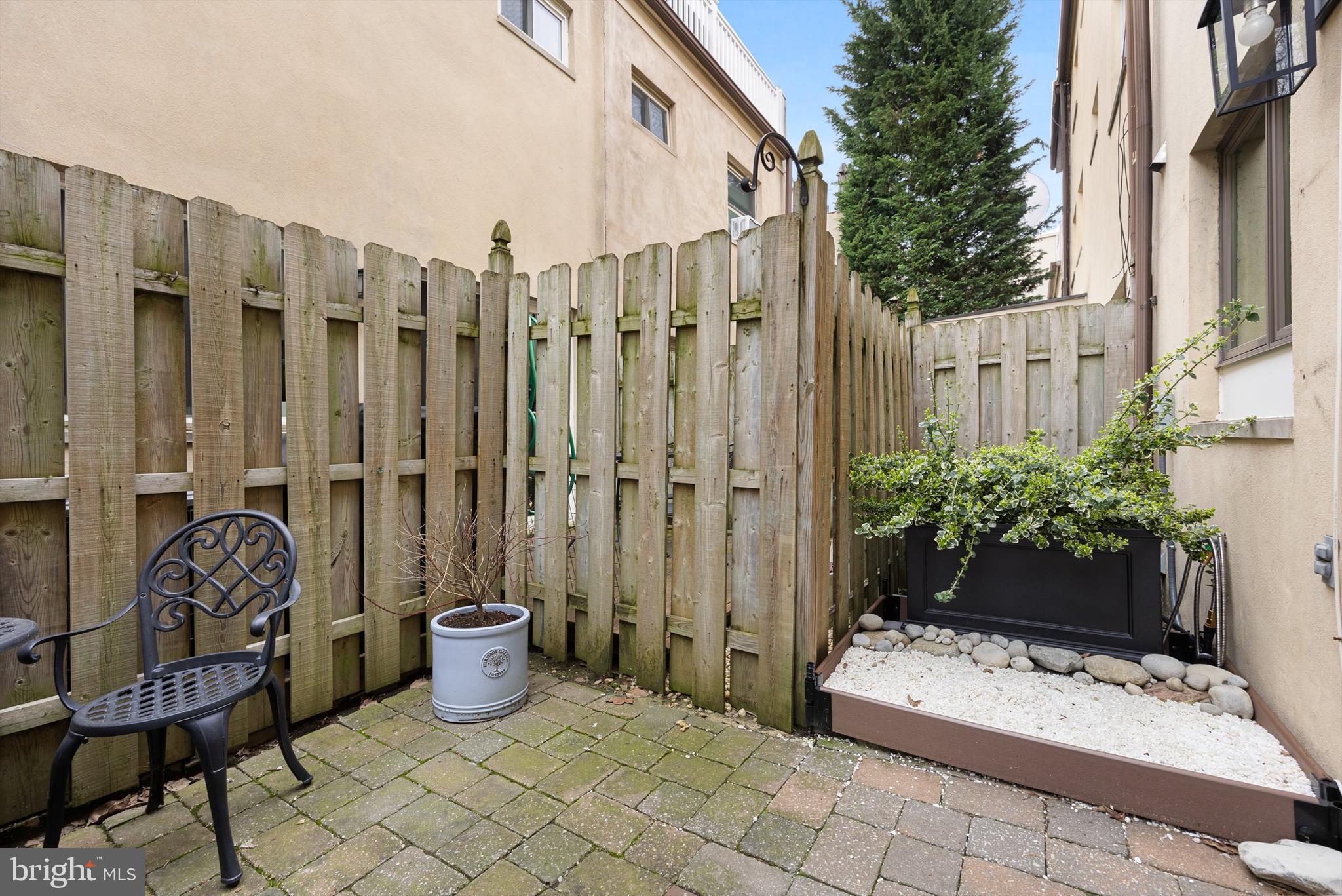 BELLA VISTA - Residential Lease