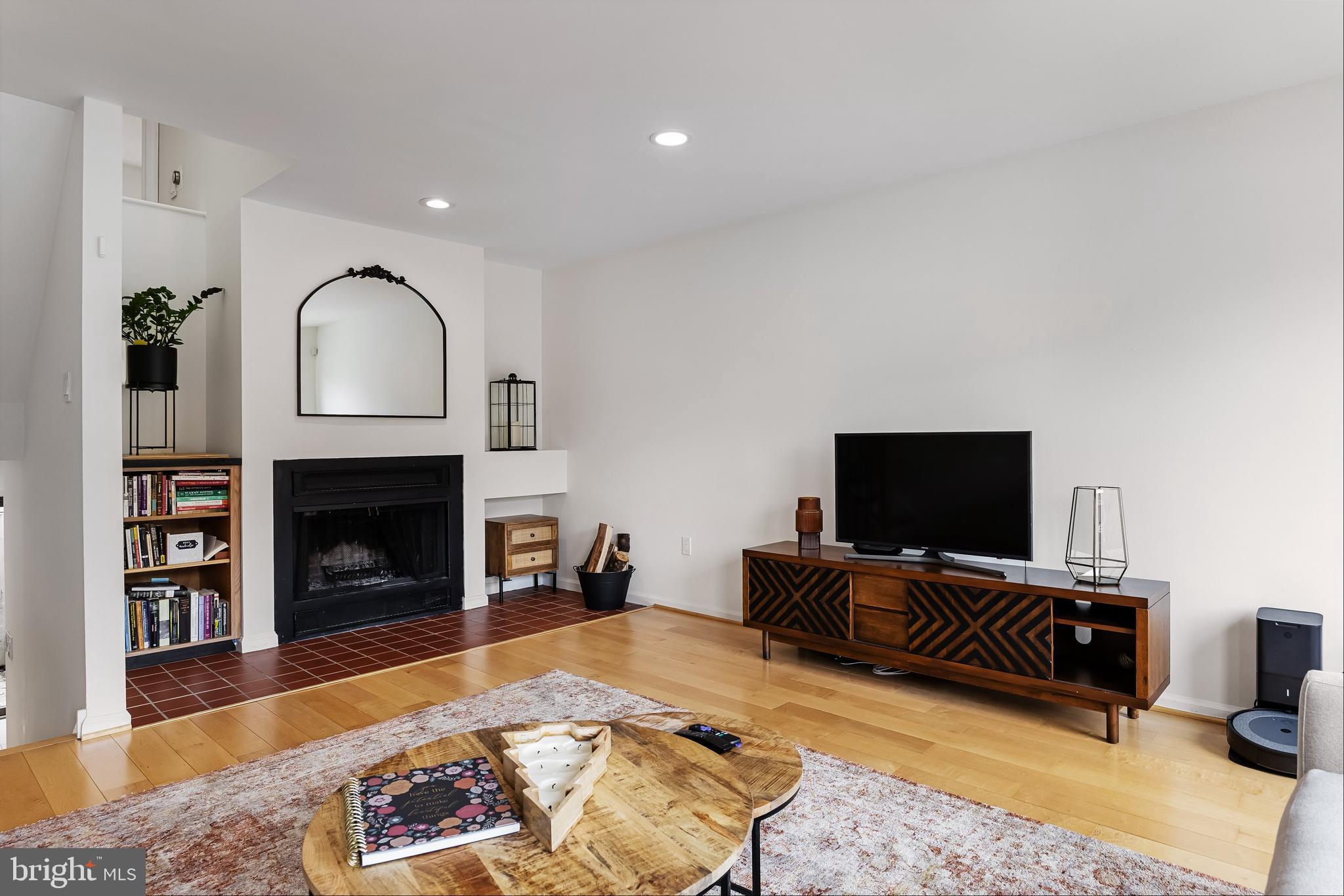 BELLA VISTA - Residential Lease