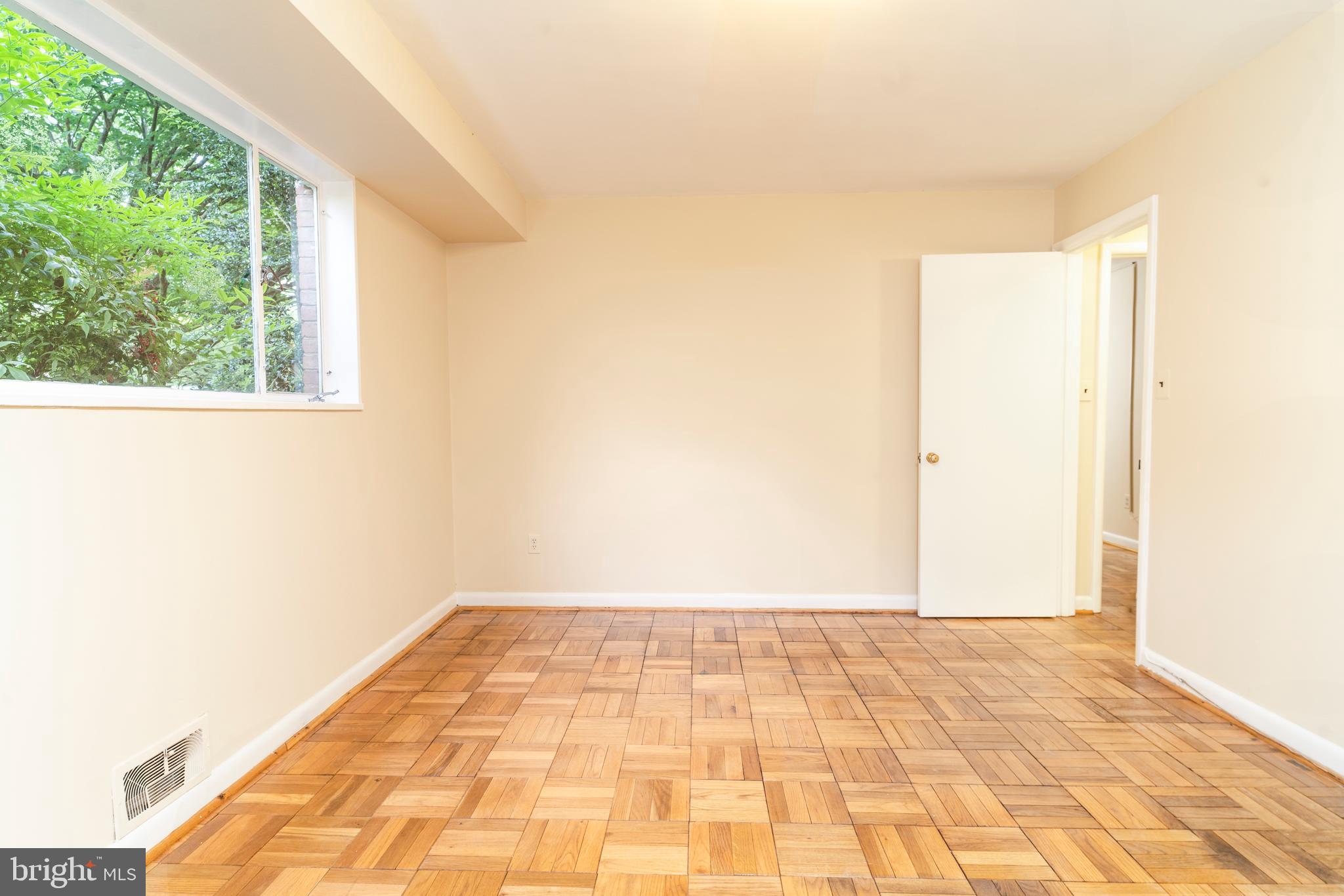 PARKSIDE CONDOMINIUMS - Residential Lease