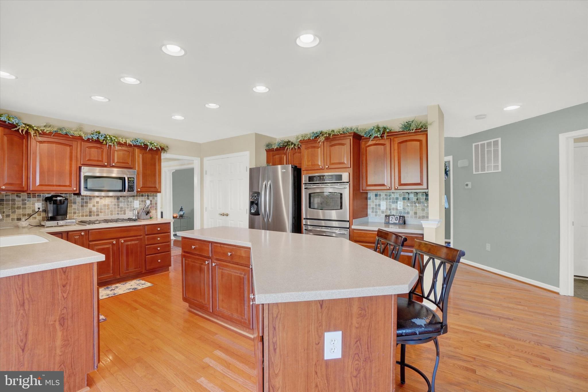 THISTLE DOWNS - Residential