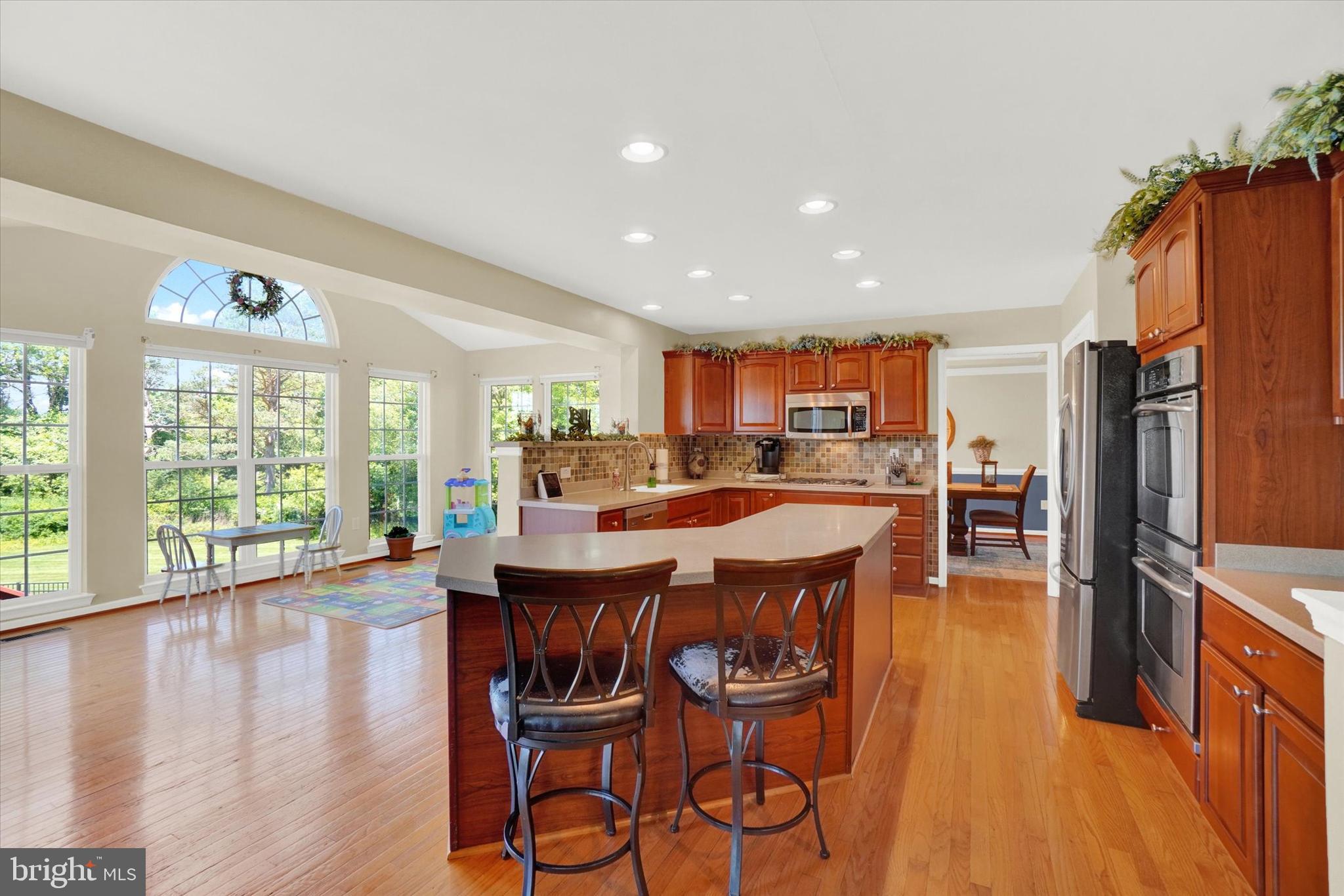 THISTLE DOWNS - Residential