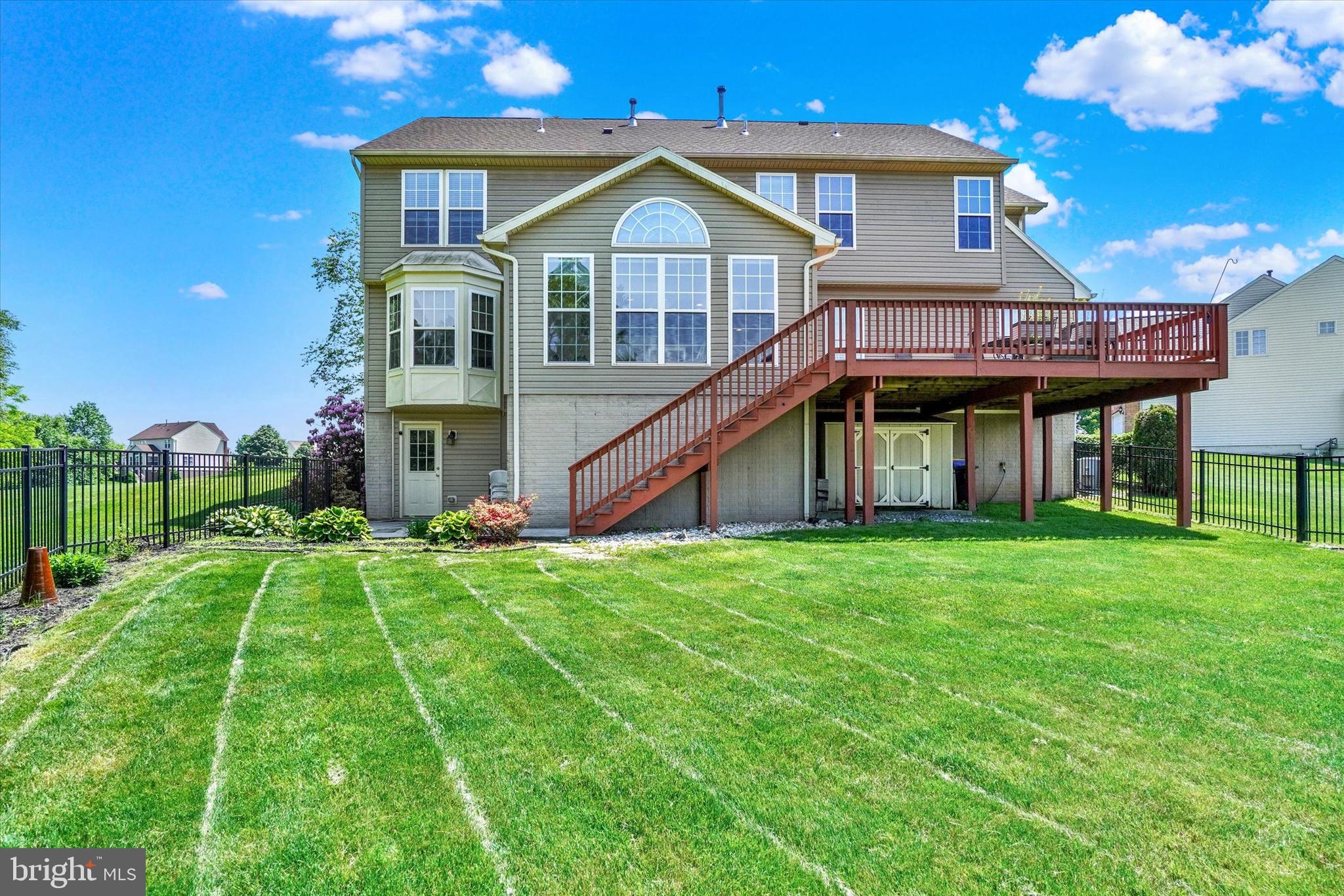 THISTLE DOWNS - Residential