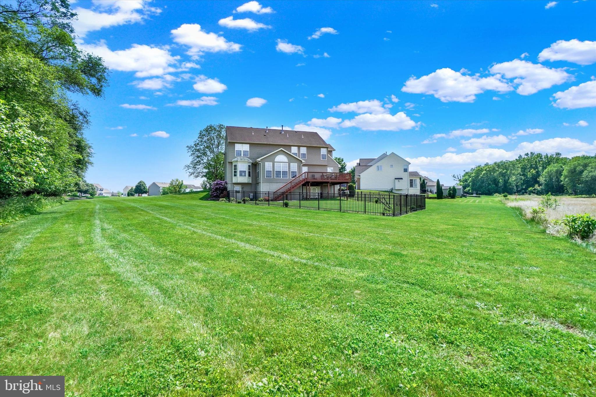 THISTLE DOWNS - Residential