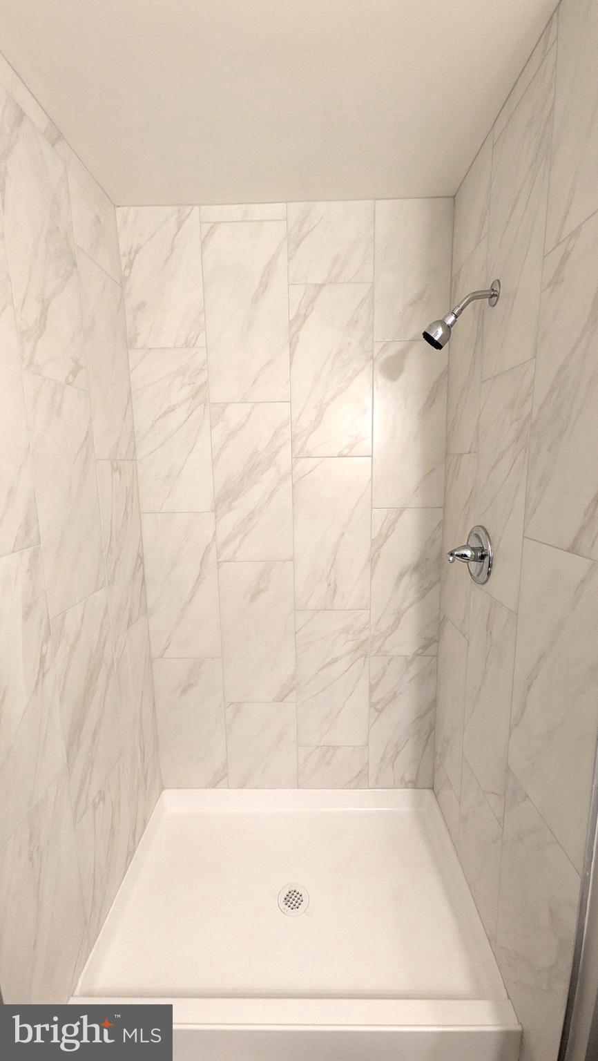 CROMWELL FOUNTAIN - Residential