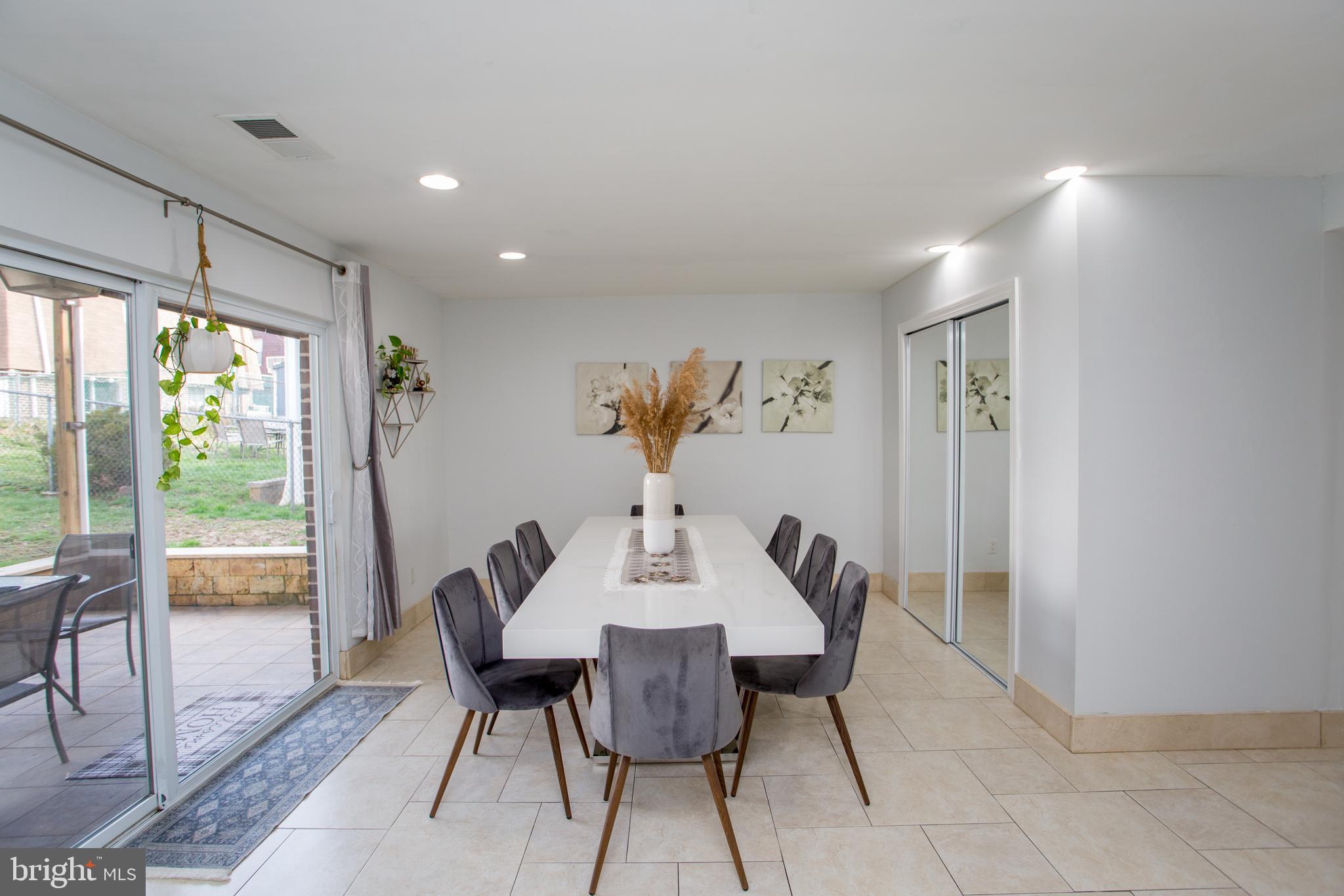 BUSTLETON - Residential