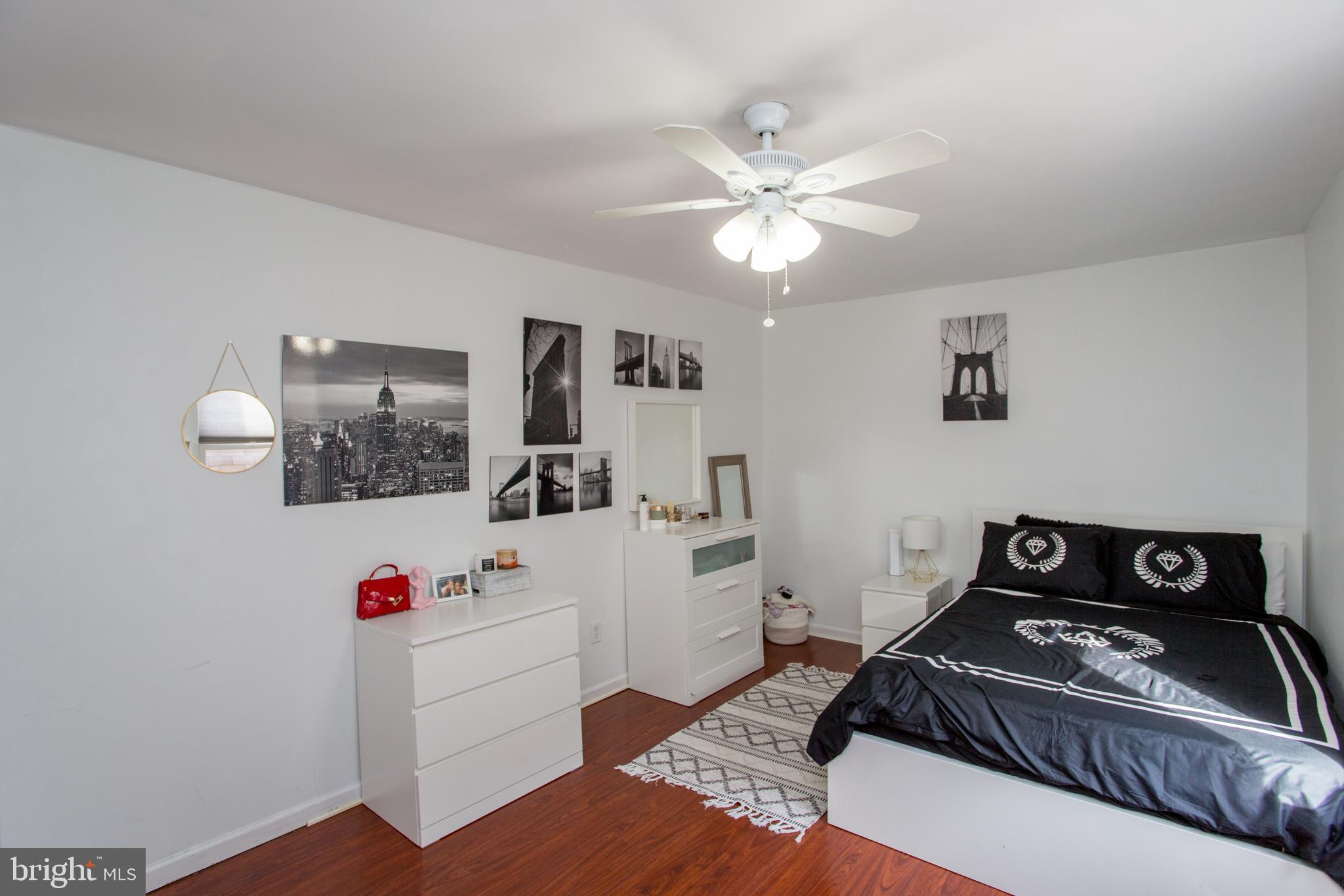 BUSTLETON - Residential