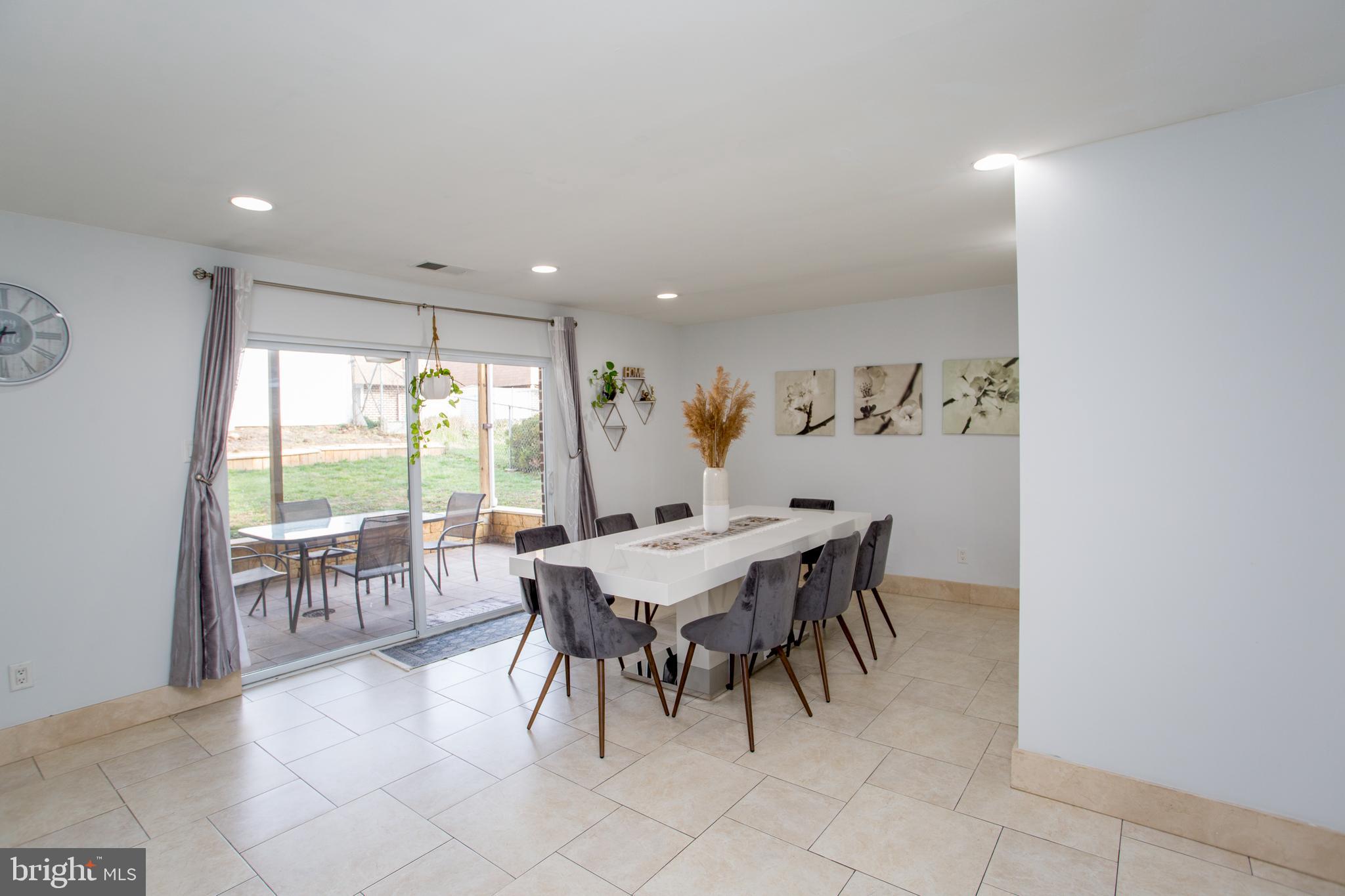 BUSTLETON - Residential