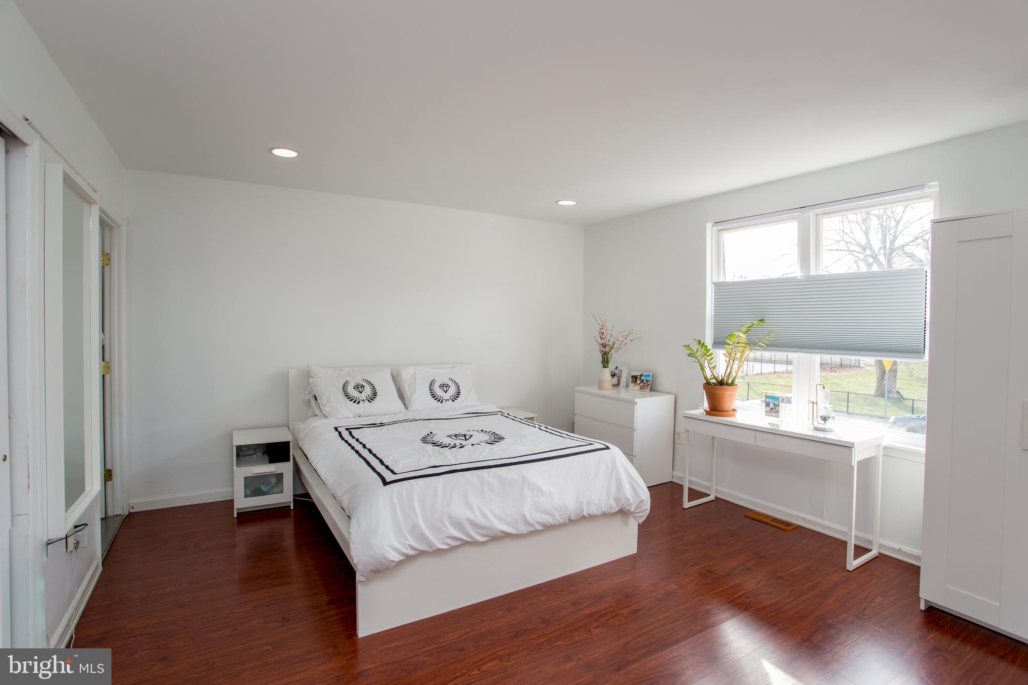 BUSTLETON - Residential