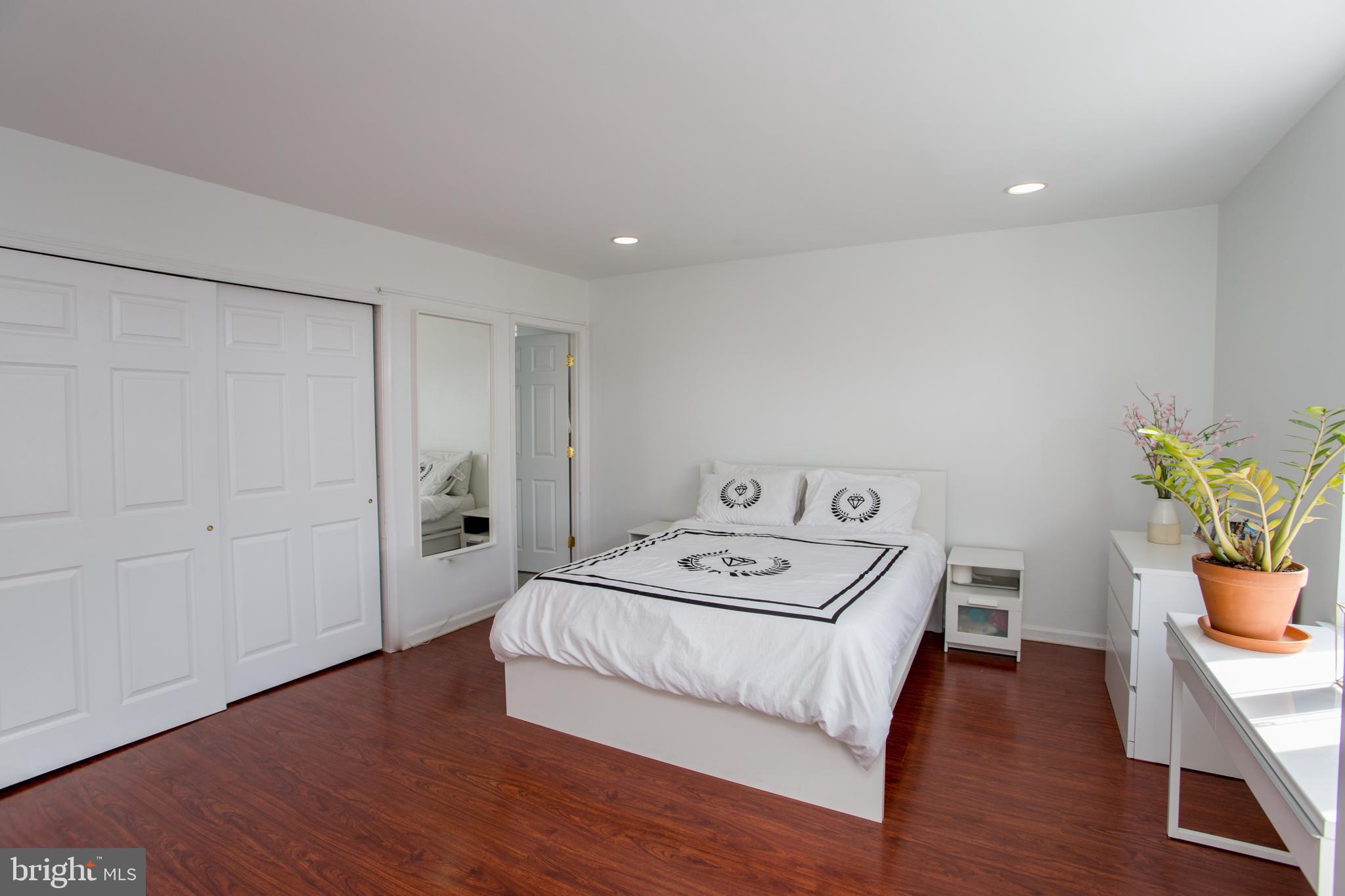 BUSTLETON - Residential