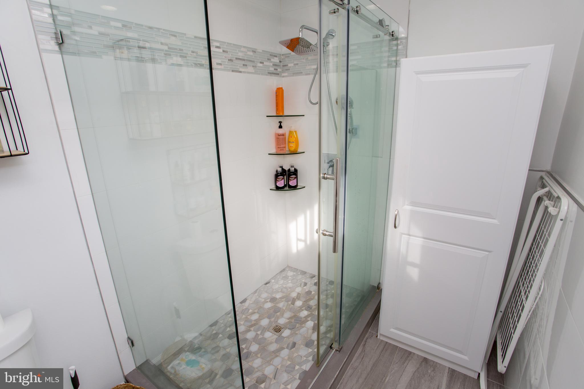 BUSTLETON - Residential