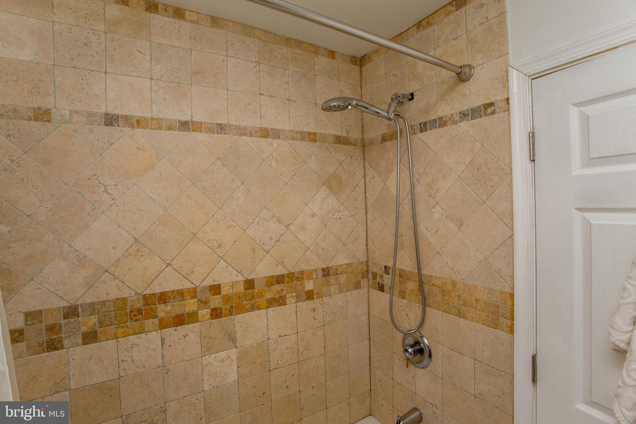 BUSTLETON - Residential