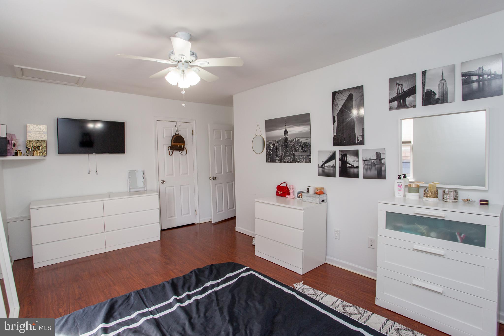 BUSTLETON - Residential