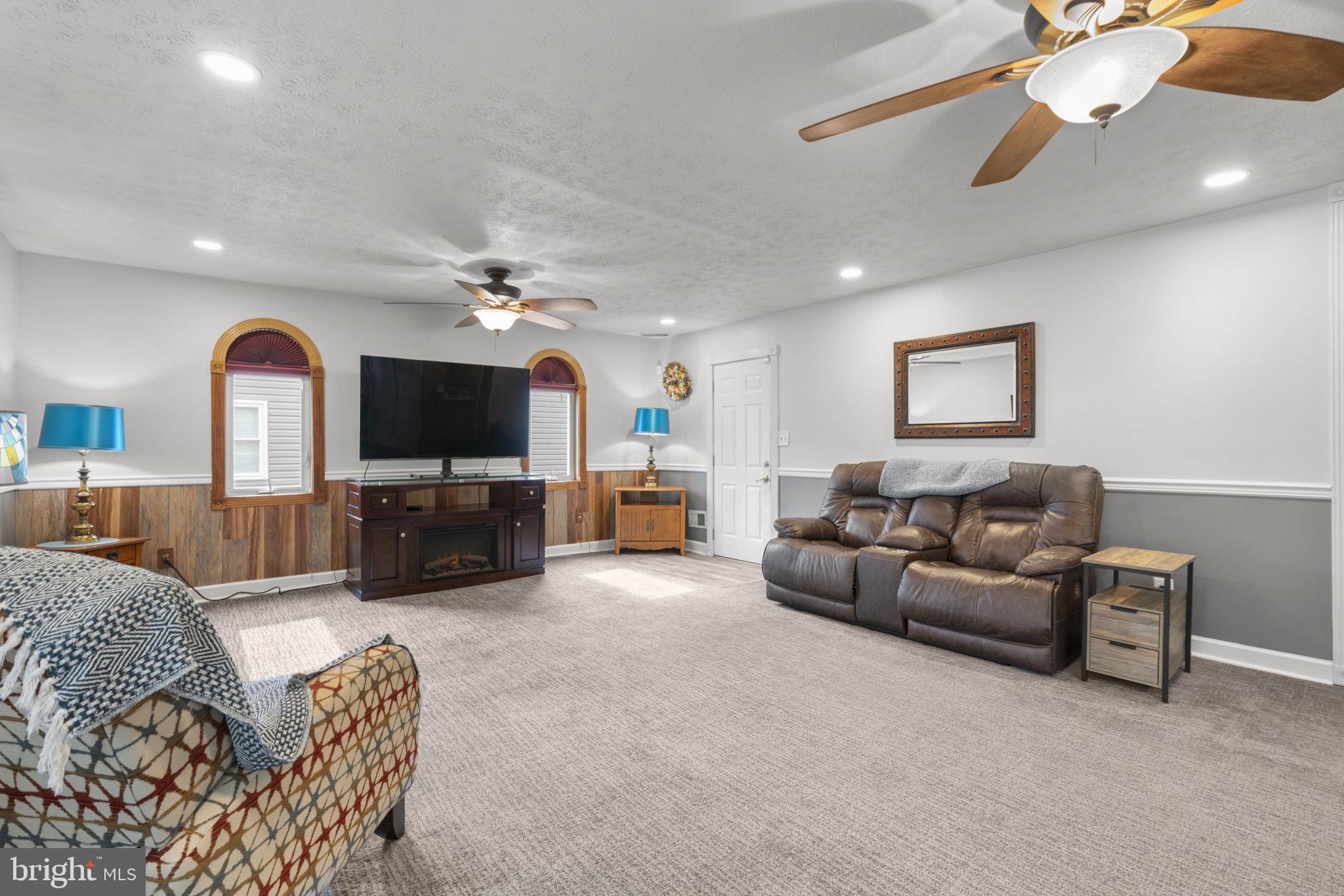 NEW CUT FARMS - Residential