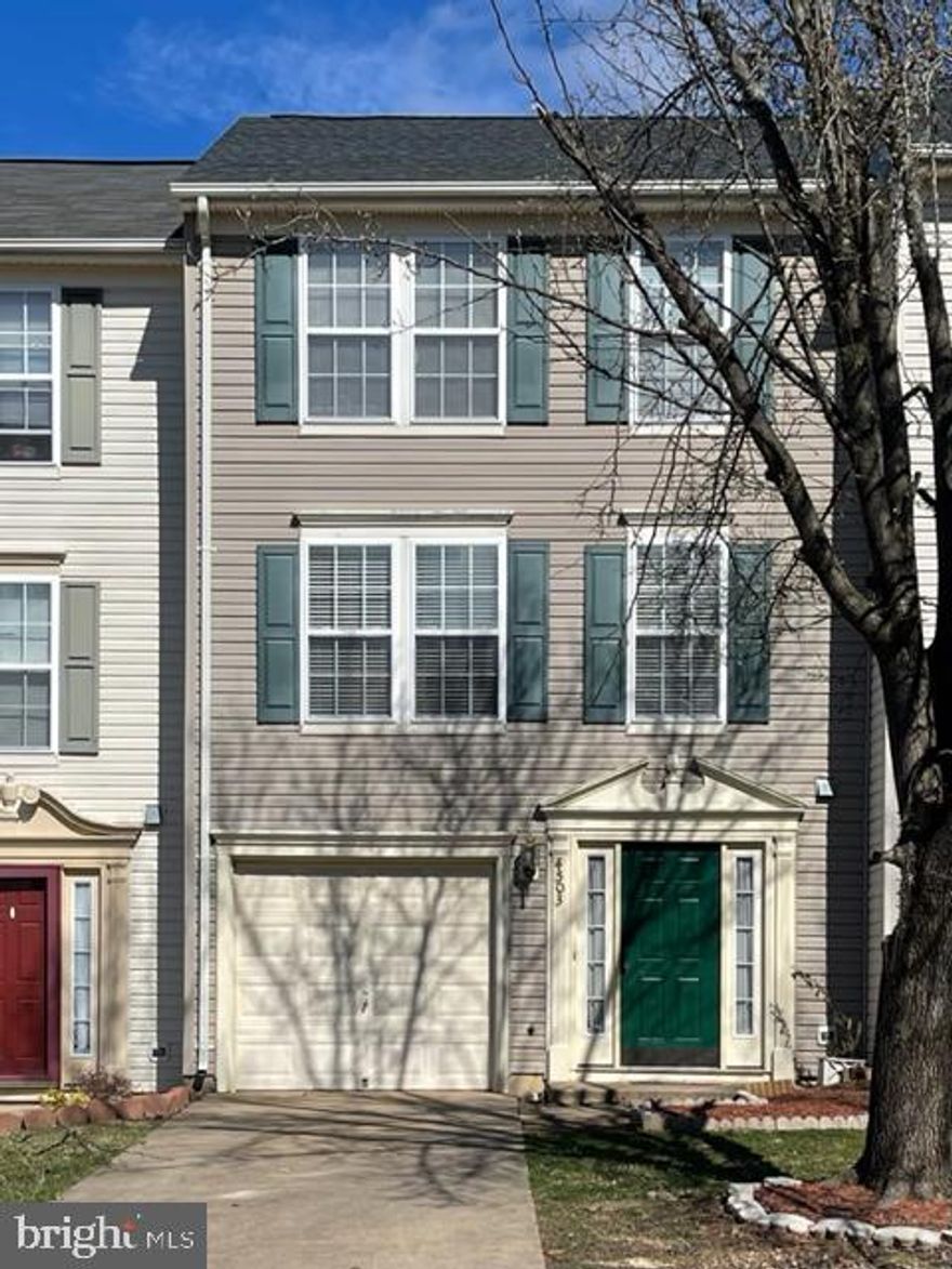 3 level townhome in Lee's Hill with private driveway and 1 car garage. 3 bedrooms, 2.5 bathrooms, master bedroom with en-suite bathroom and walk-in closet, spacious kitchen with breakfast and dining area, fully finished walk-out level with shed in rear fenced yard. Minutes from VRE, schools and shopping.  (Photos are from previous listing)