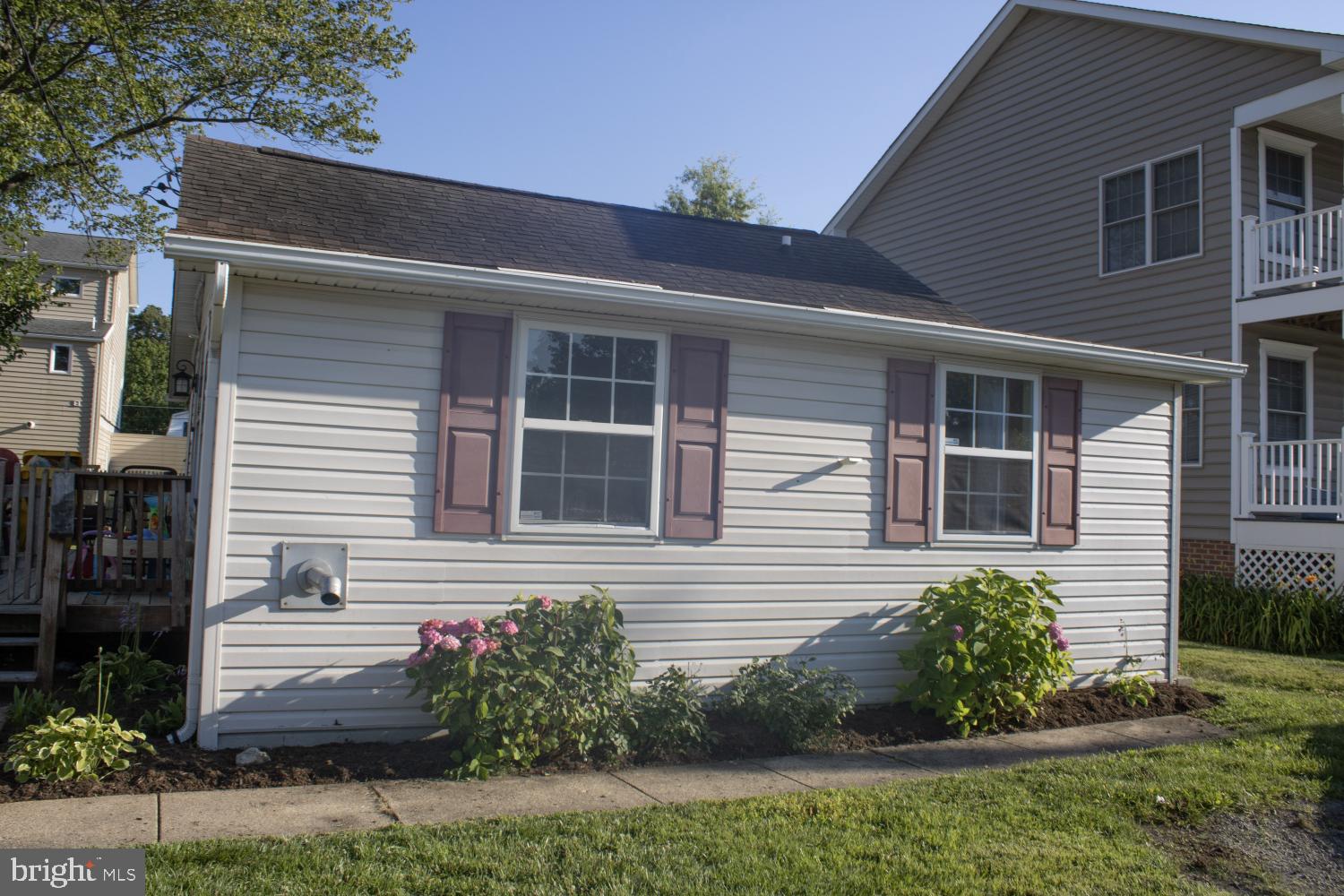 CEDARHURST ON THE BAY - Residential