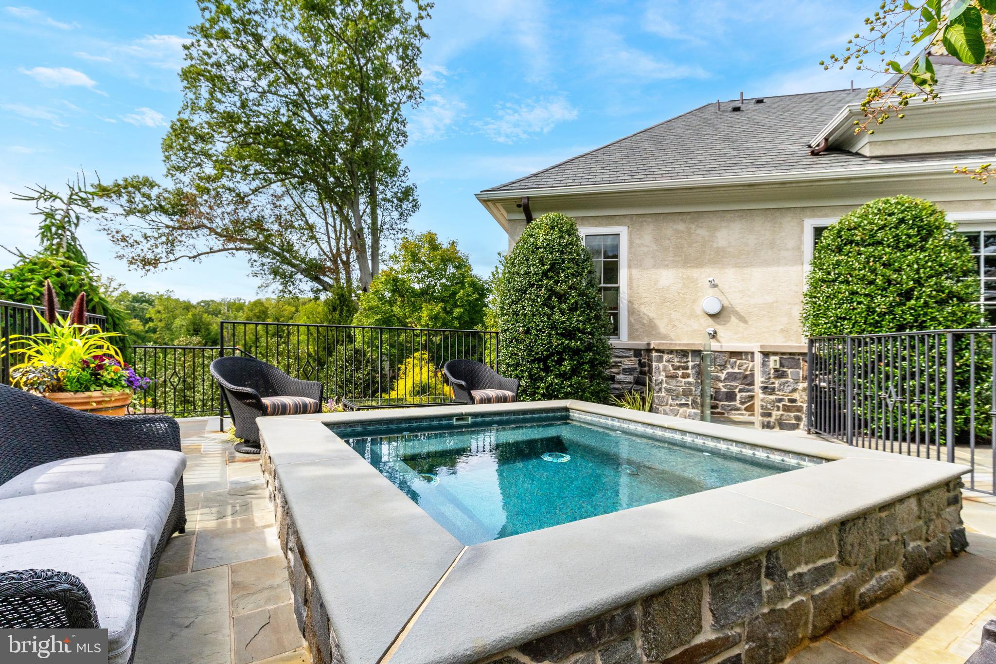 WINFIELD - Residential