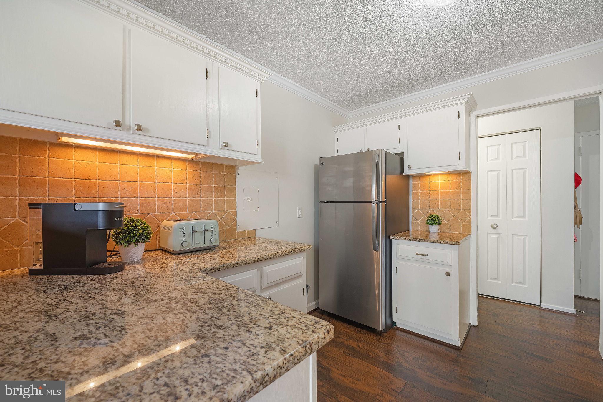 IDYLWOOD TOWERS CONDO - Residential Lease