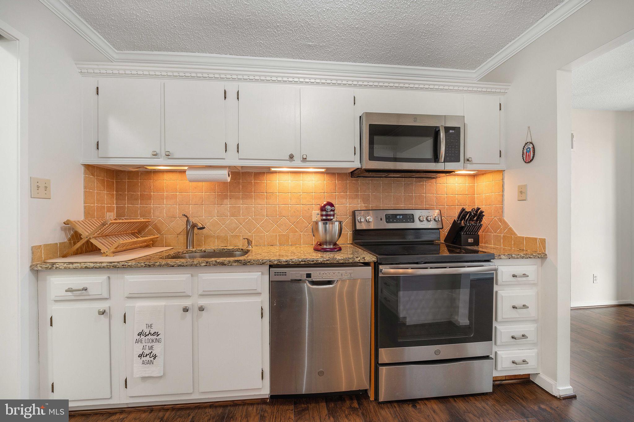 IDYLWOOD TOWERS CONDO - Residential Lease