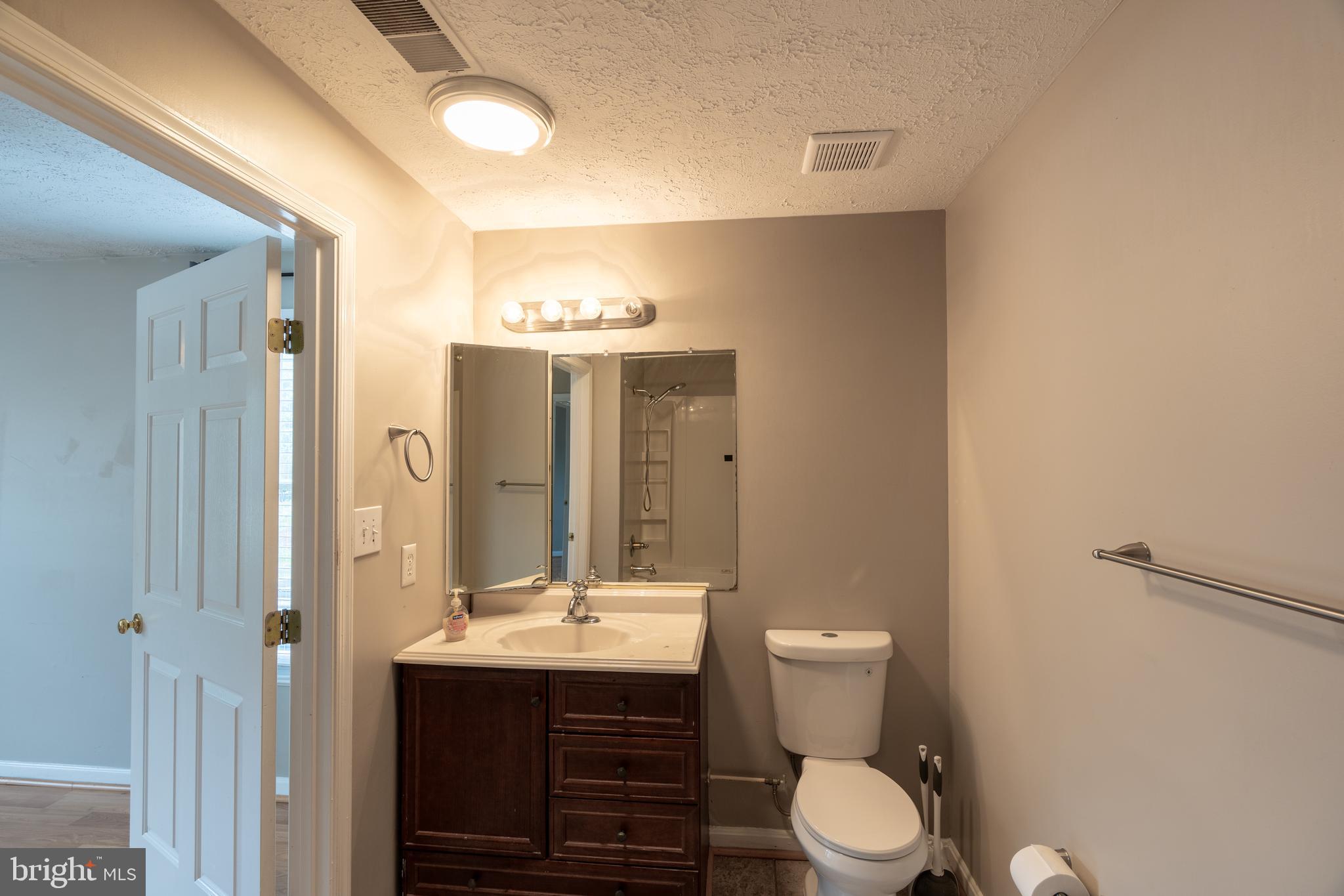 PINEY ORCHARD - Residential Lease