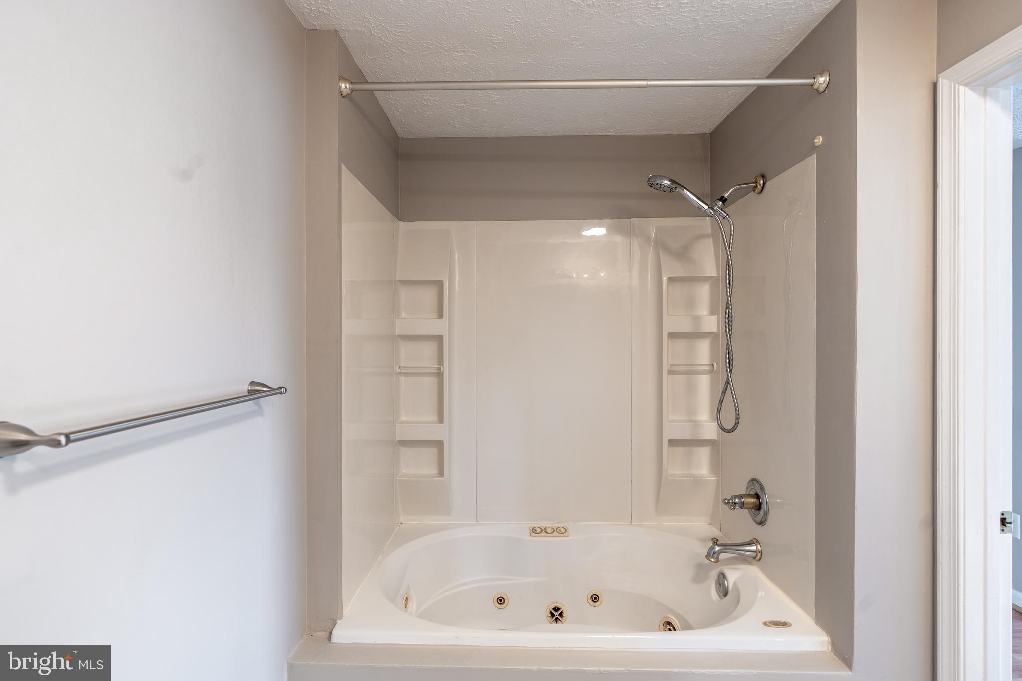 PINEY ORCHARD - Residential Lease