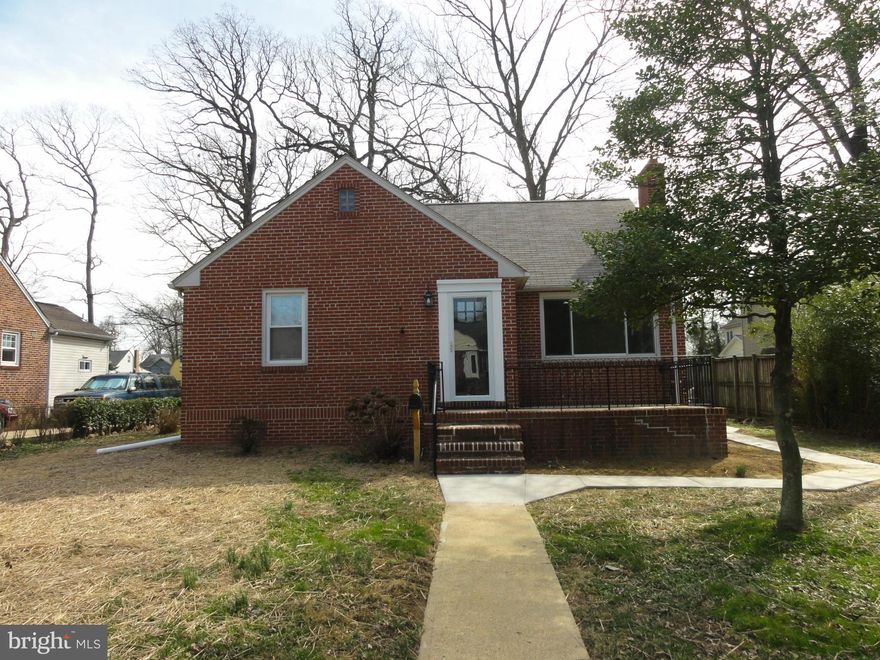 READY IMMEDIATELY! AWESOME BRAND NEW KITCHEN WITH GRANITE, STAINLESS STEEL, SOFT-CLOSE DOORS AND DRAWERS. VERY BRIGHT! REFINISHED HARDWOOD FLOORS THROUGHOUT MAIN LEVEL. CARPETED 2ND LEVEL. NEW TRANE FURNACE AND CENTRAL AIR. UPDATED ELECTRIC SERVICE. NEW WATER SUPPLY TO STREET. RELAXING FRONT PORCH/PATIO. SCREENED GAZEBO IN HUGE TREED REAR YARD! EASILY ADD BSMT BATH--ROUGHED IN.